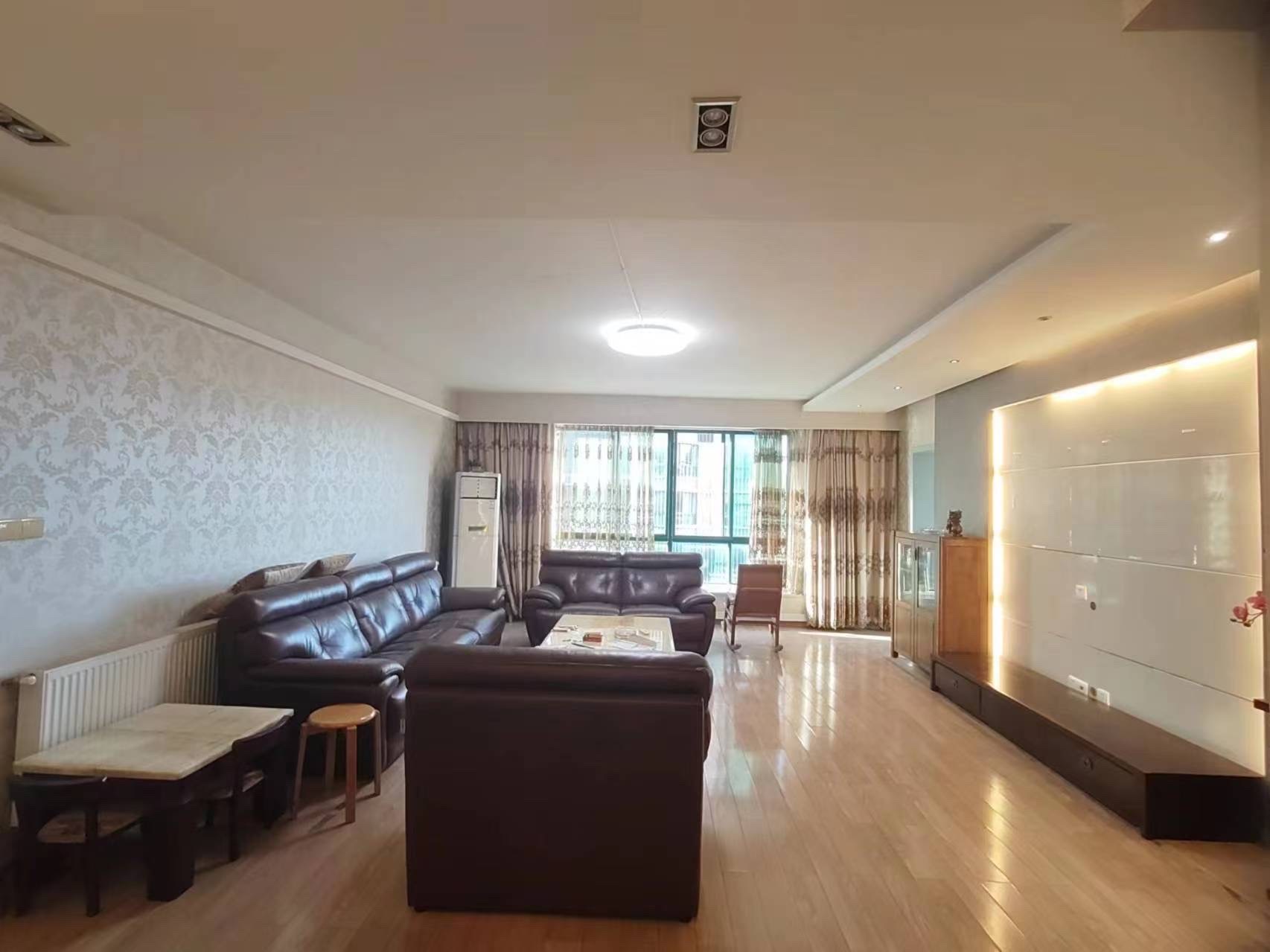 沐林美郡  4室2厅2卫    2000.0元/月