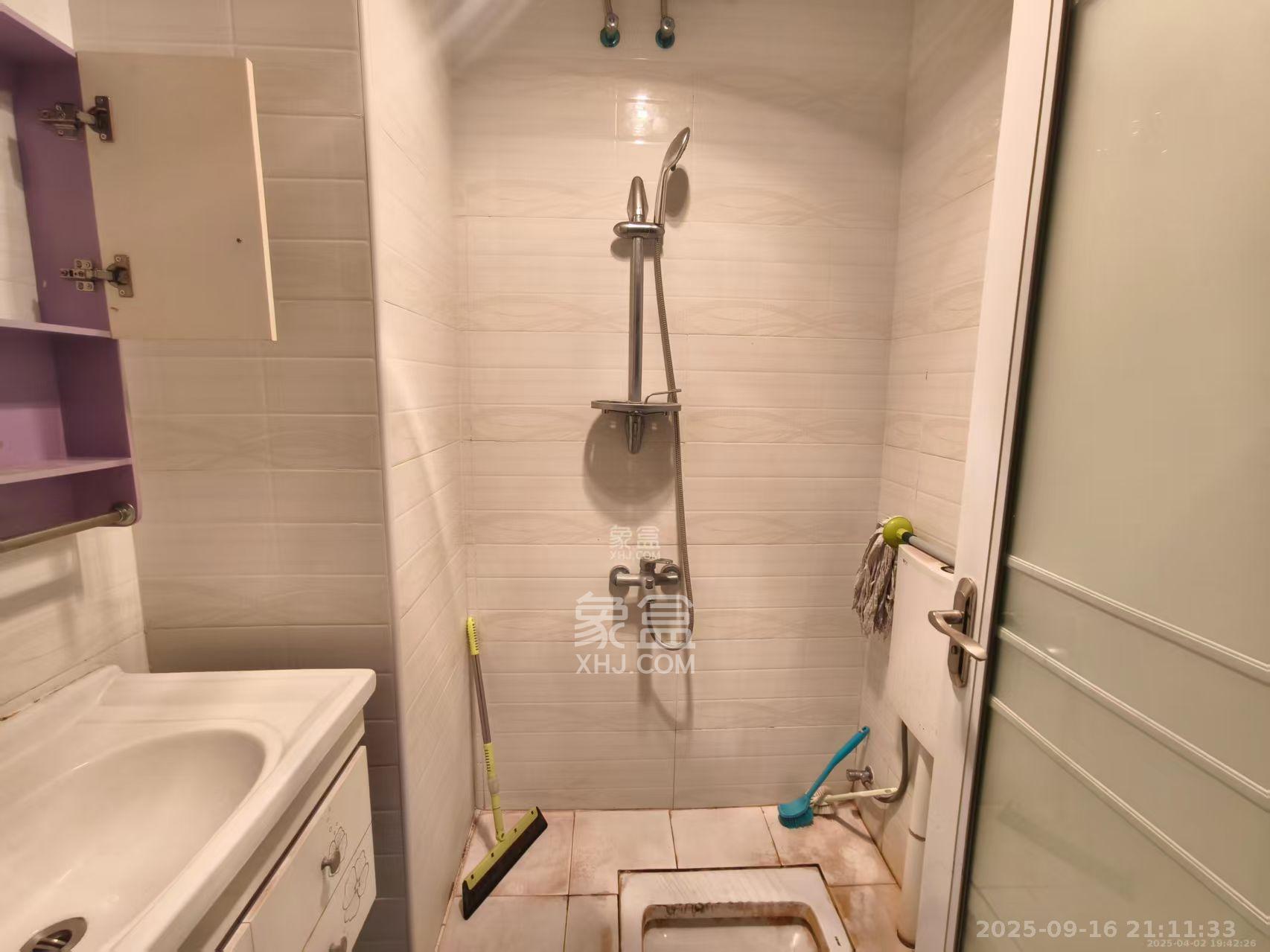 长房时代城  1室1厅1卫    1400.0元/月室内图