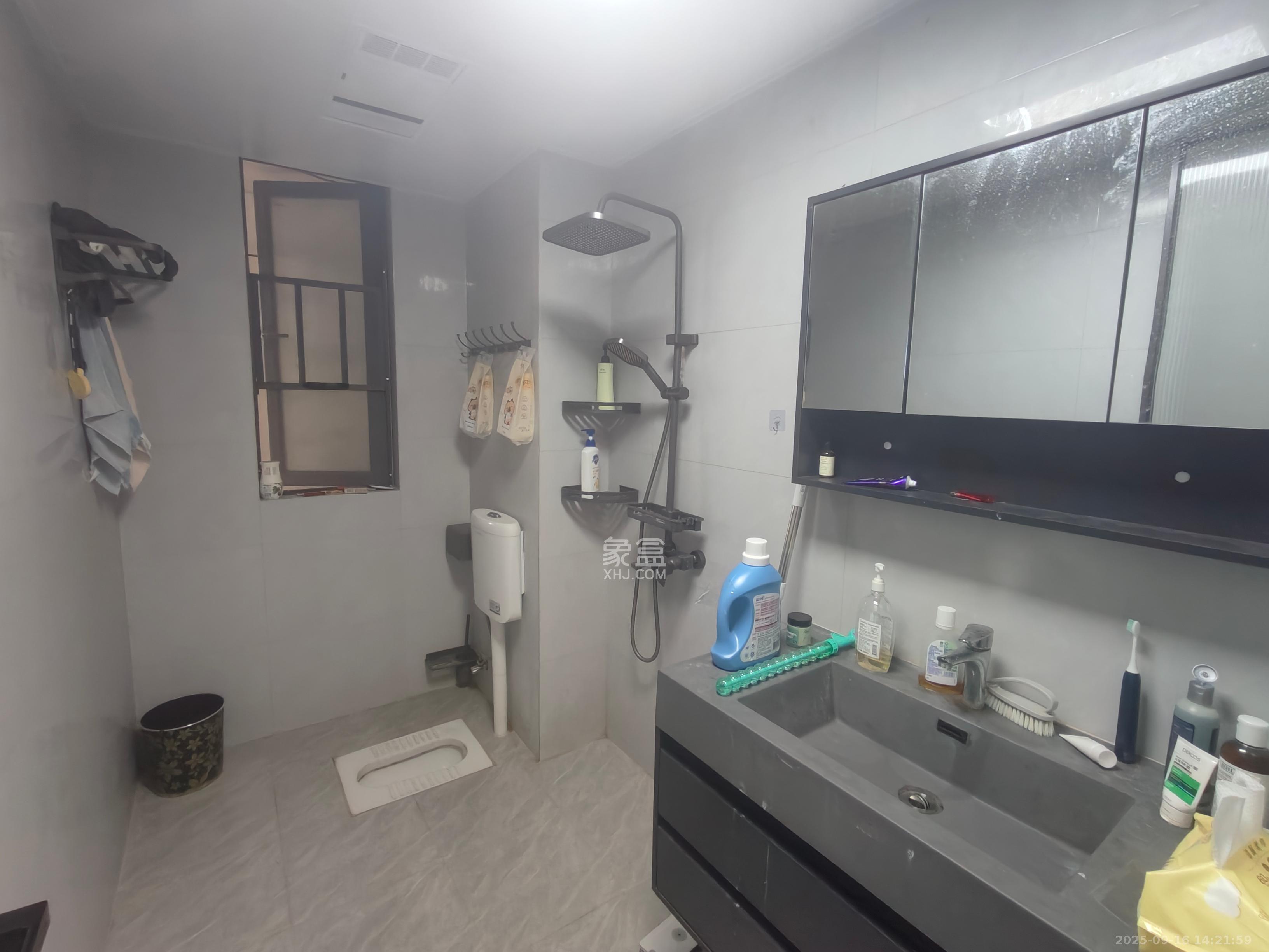 旭辉国悦府 3室2厅2卫 3500.0元/月 旭辉国悦府 3室2厅2卫 3500.0元/月室内图