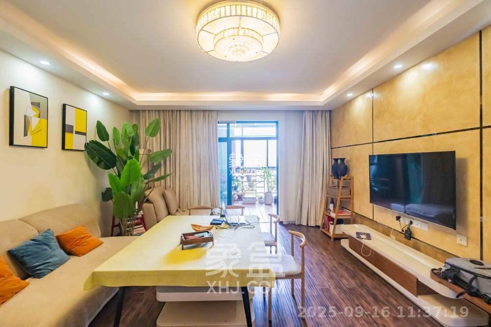 华盛新外滩  4室2厅2卫    5500.0元/月室内图