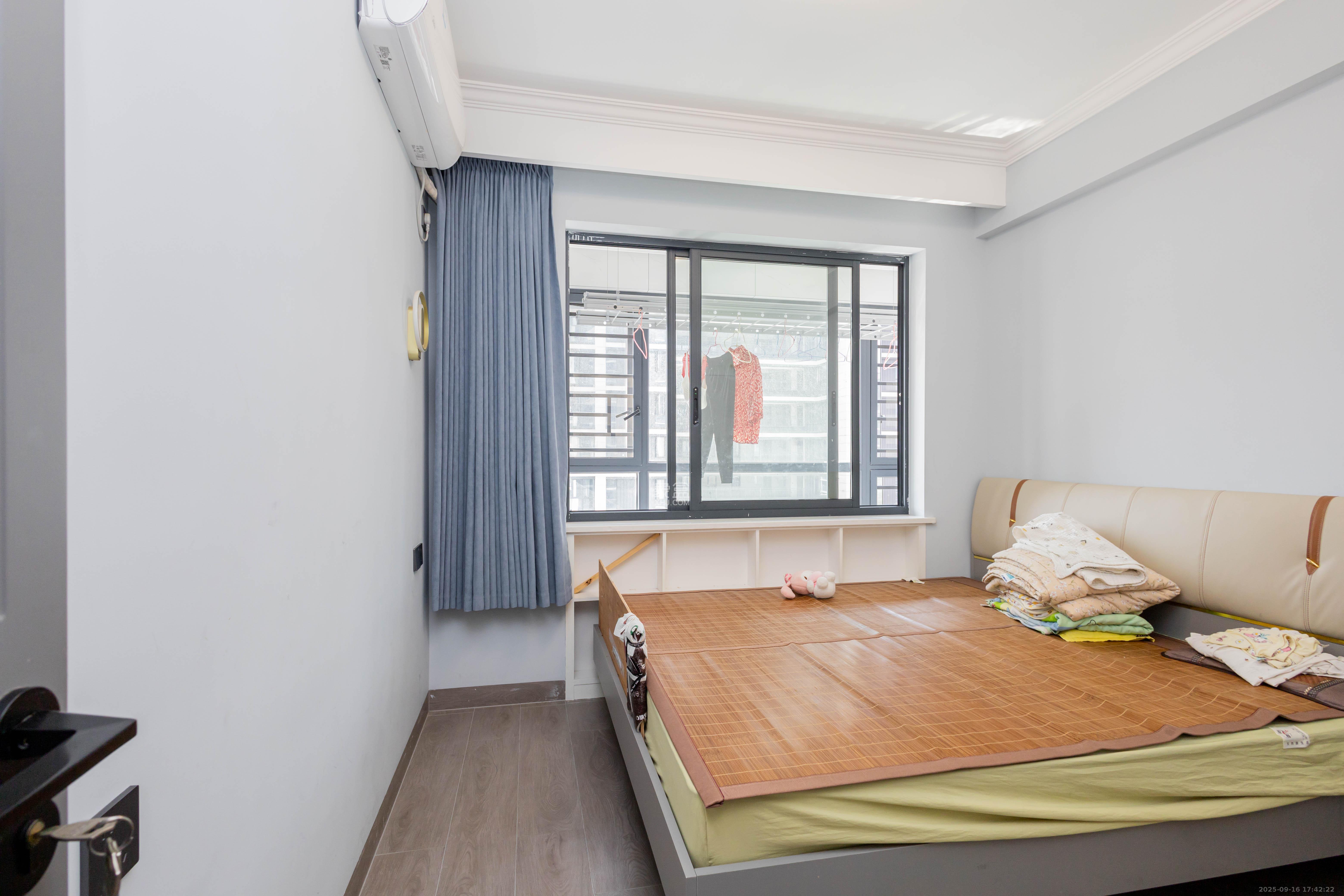 中交中央公园D5区 3室2厅2卫 146.2万 中交中央公园D5区 3室2厅2卫 146.2万卧室