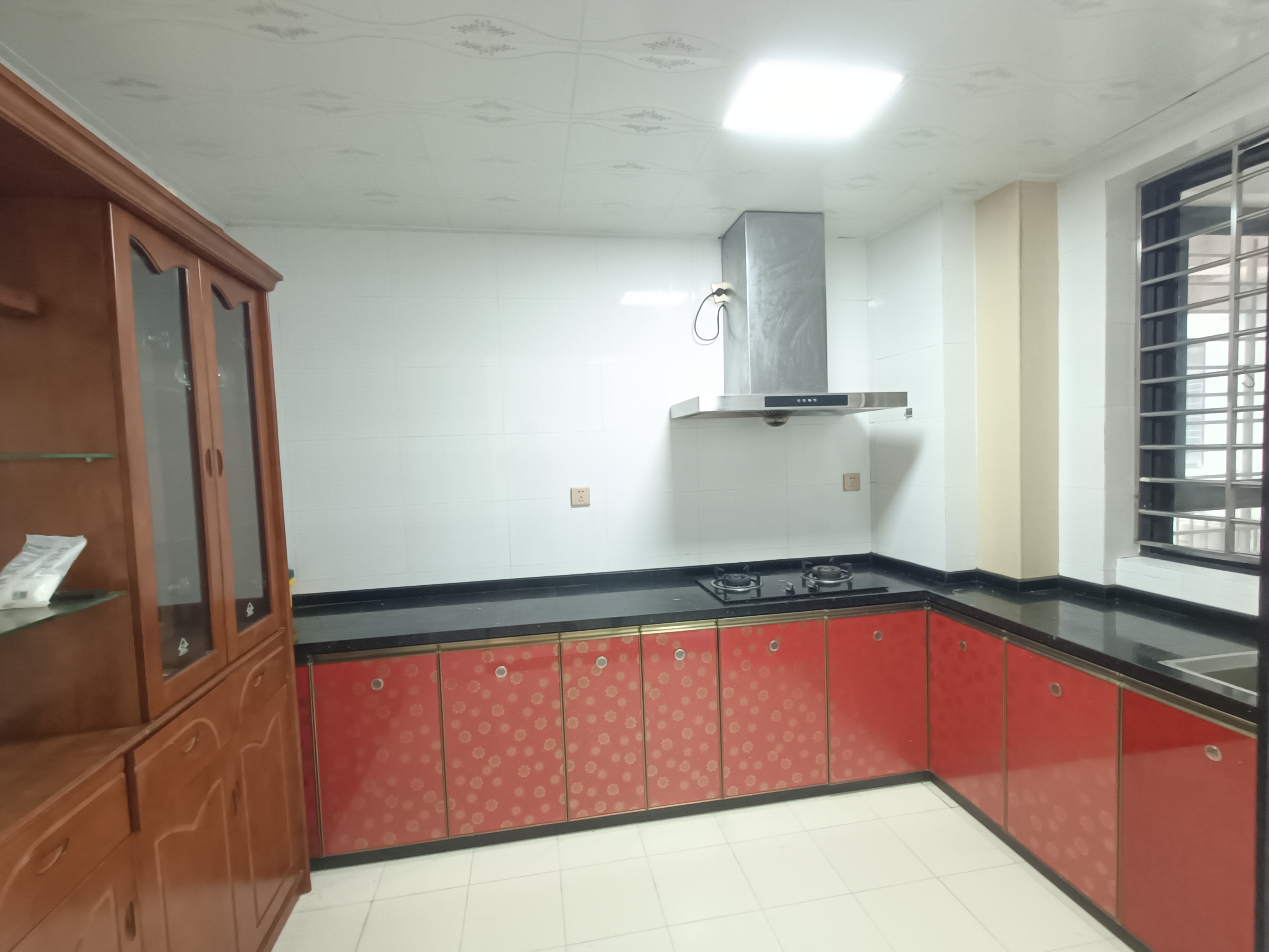 滨涯小区一期(滨涯村一区) 4室2厅2卫 2800.0元/月 滨涯小区一期(滨涯村一区) 4室2厅2卫 2800.0元/月室内图