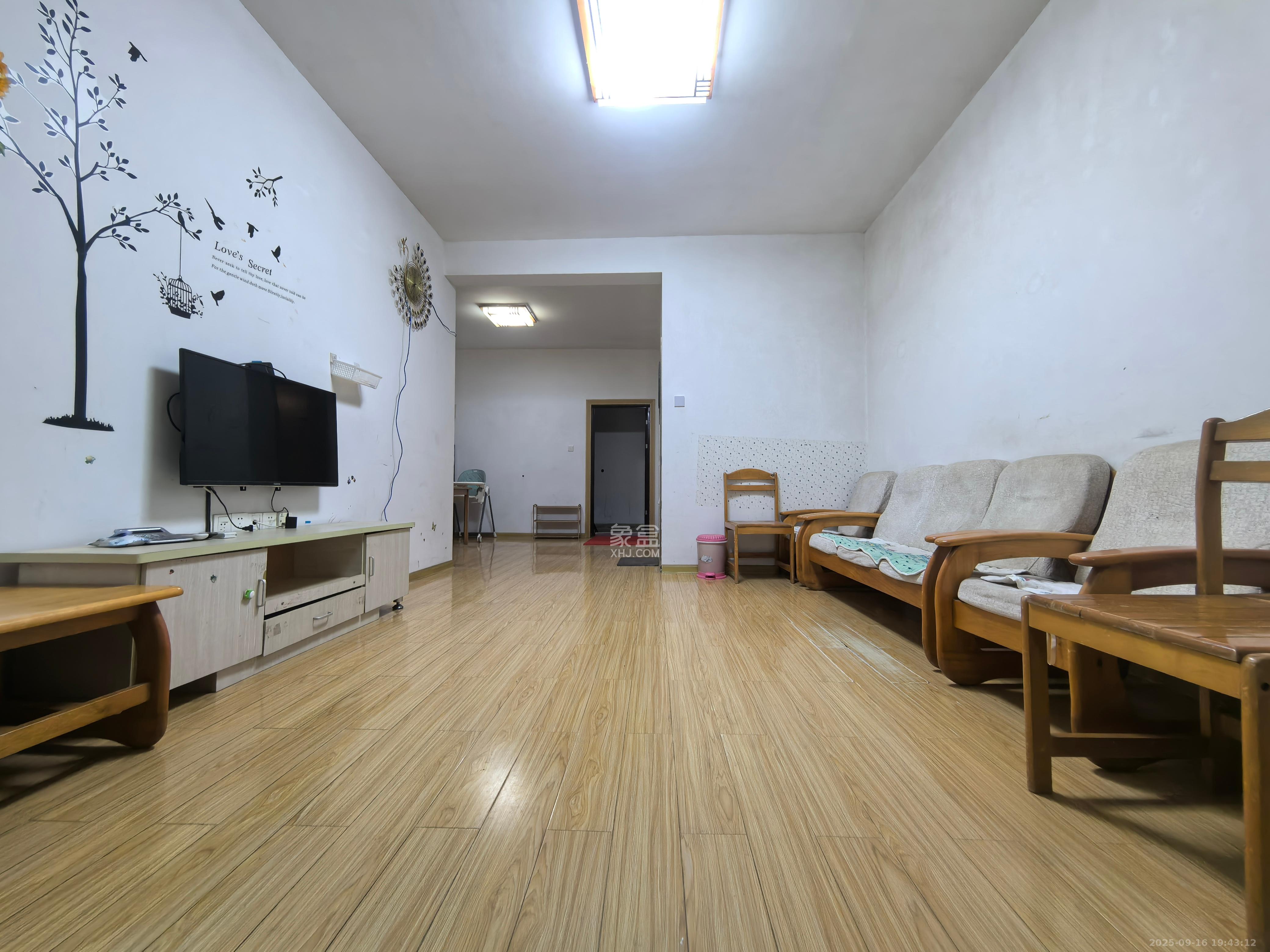 凯姆国际 2室2厅1卫 1800.0元/月 凯姆国际 2室2厅1卫 1800.0元/月室内图