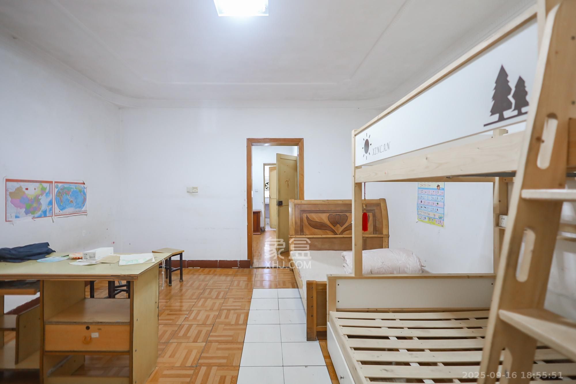 望月湖小区六片（湖中社区六片小区）  1室1厅1卫    42.8万卧室