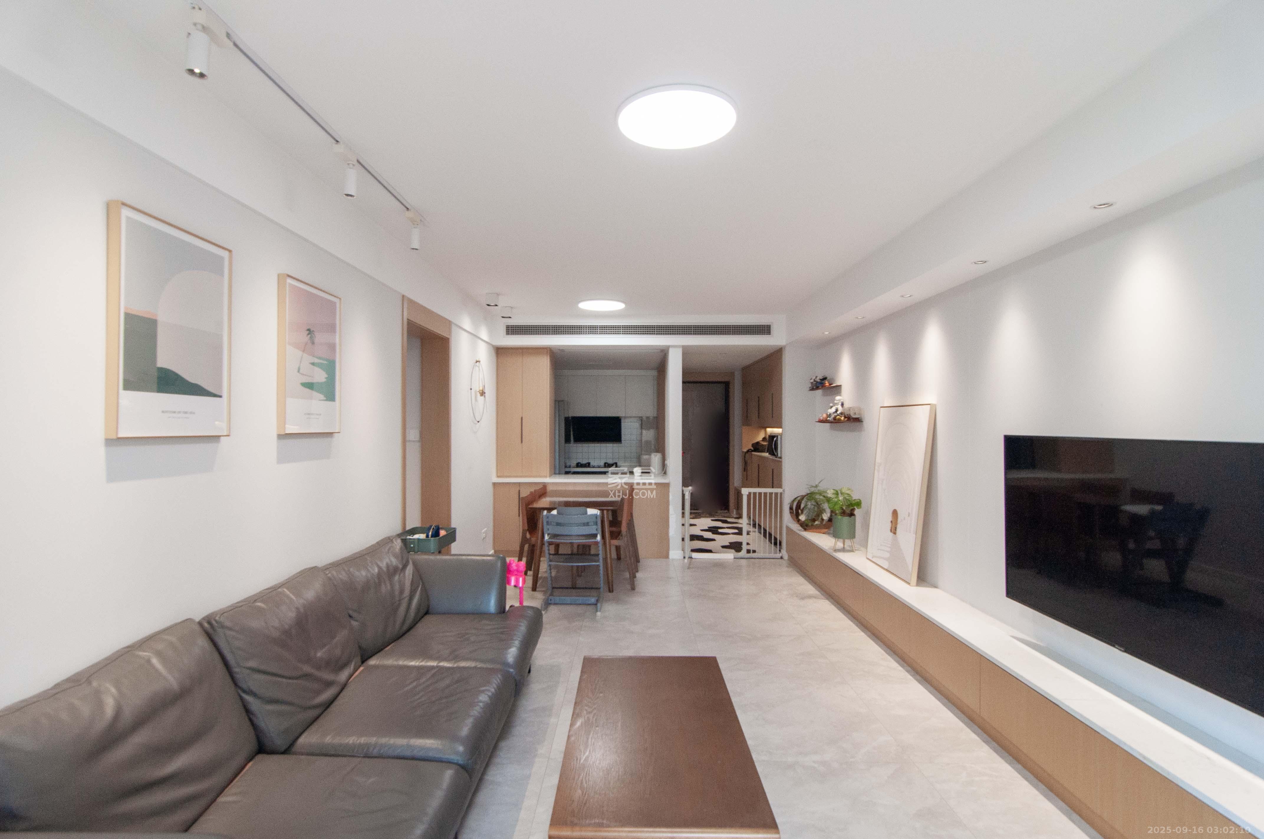 卓越浅水湾 3室2厅2卫 116.8万 卓越浅水湾 3室2厅2卫 116.8万客厅