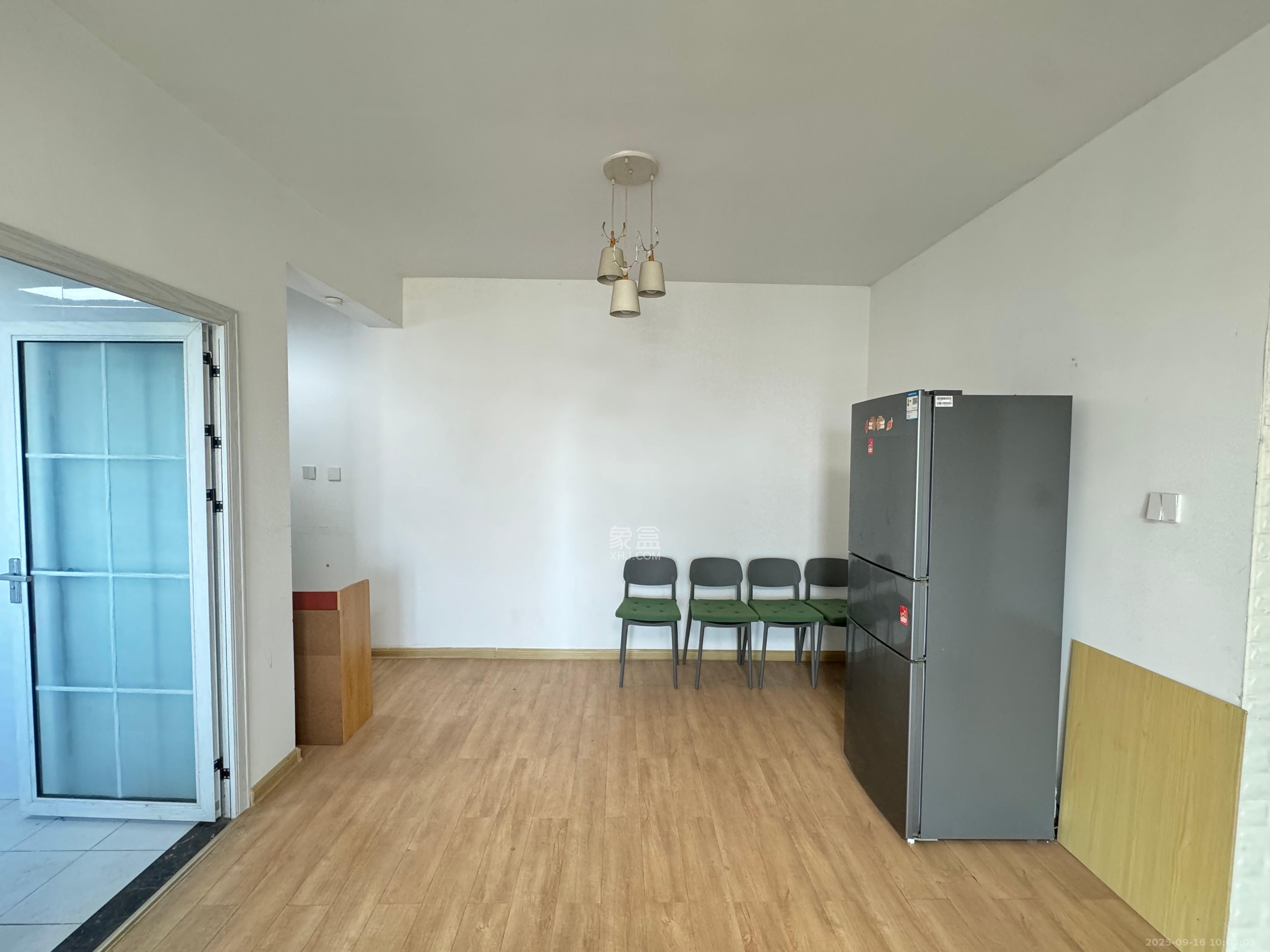 上园商住小区 2室2厅1卫 2800.0元/月 上园商住小区 2室2厅1卫 2800.0元/月室内图