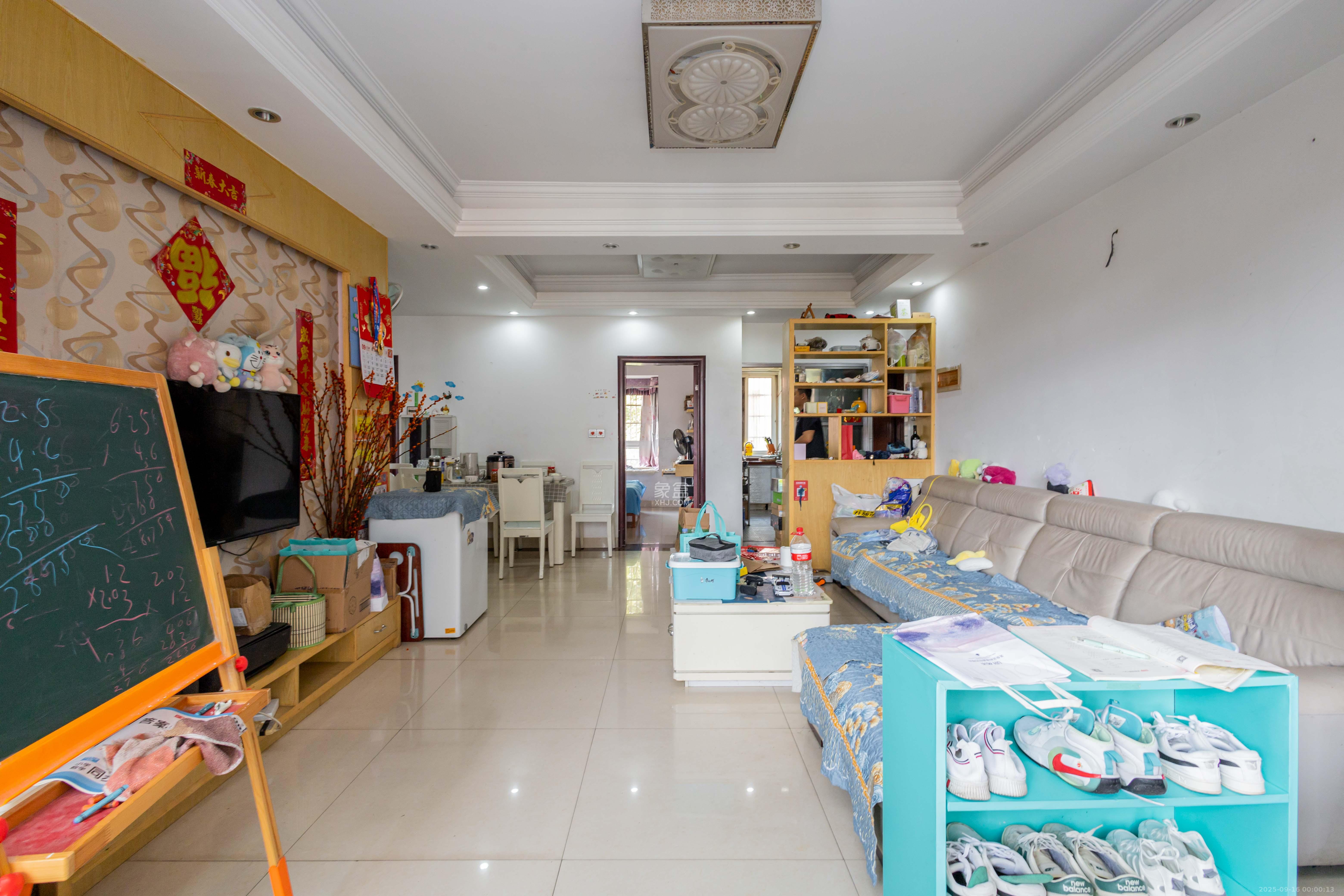 紫东苑(星沙) 3室2厅2卫 57.0万 紫东苑(星沙) 3室2厅2卫 57.0万客厅