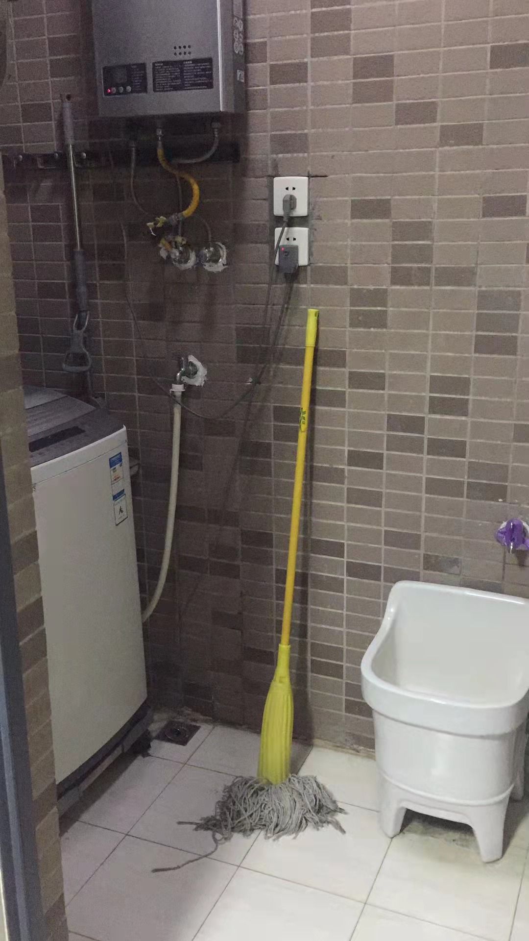 文博府A区  3室2厅2卫    2600.0元/月 文博府A区  3室2厅2卫    2600.0元/月室内图