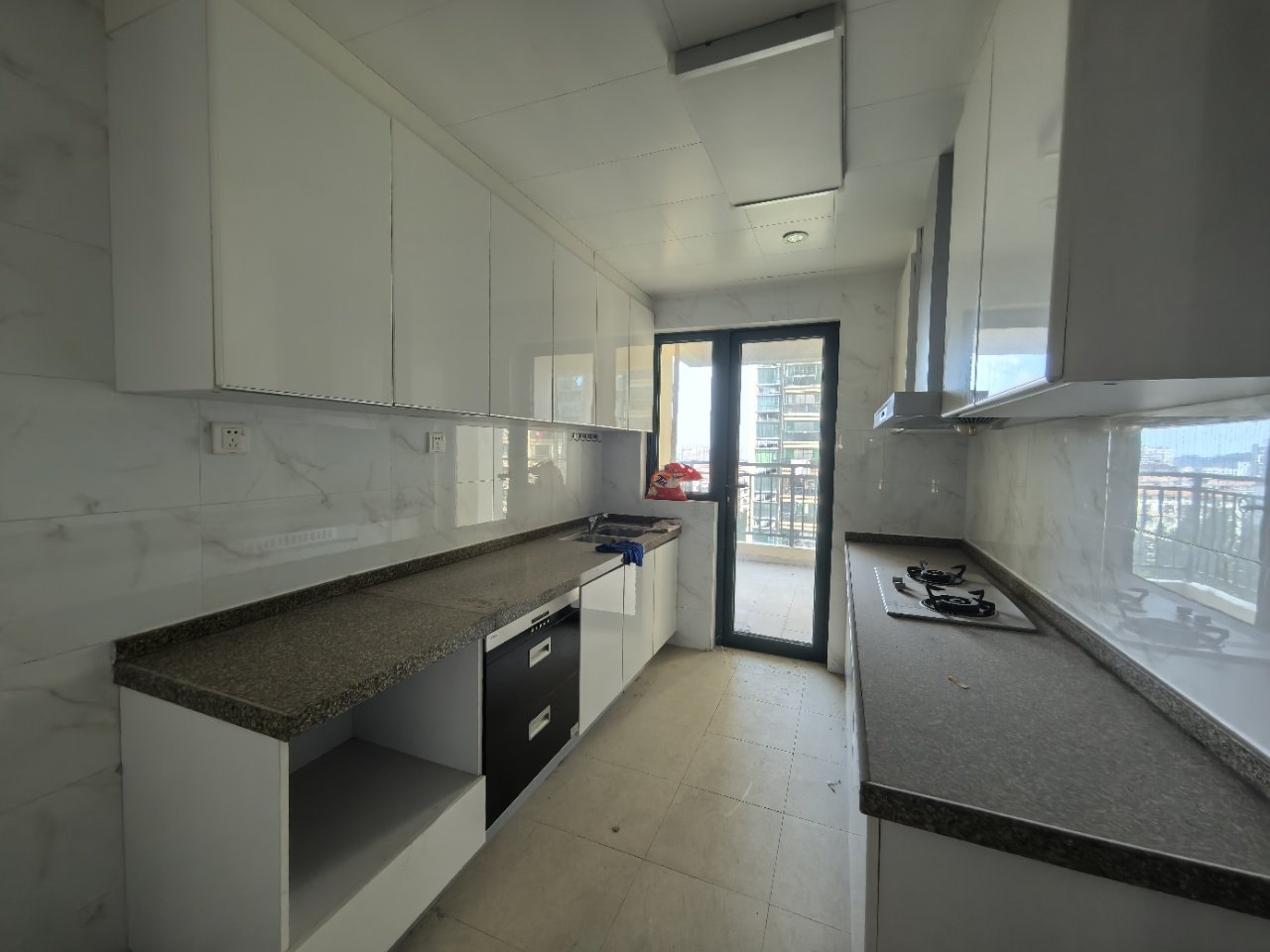 恒大绿洲 3室2厅2卫 1500.0元/月 恒大绿洲 3室2厅2卫 1500.0元/月室内图