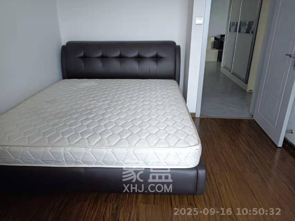 岳泰理想城 3室2厅1卫 3200.0元/月 岳泰理想城 3室2厅1卫 3200.0元/月室内图