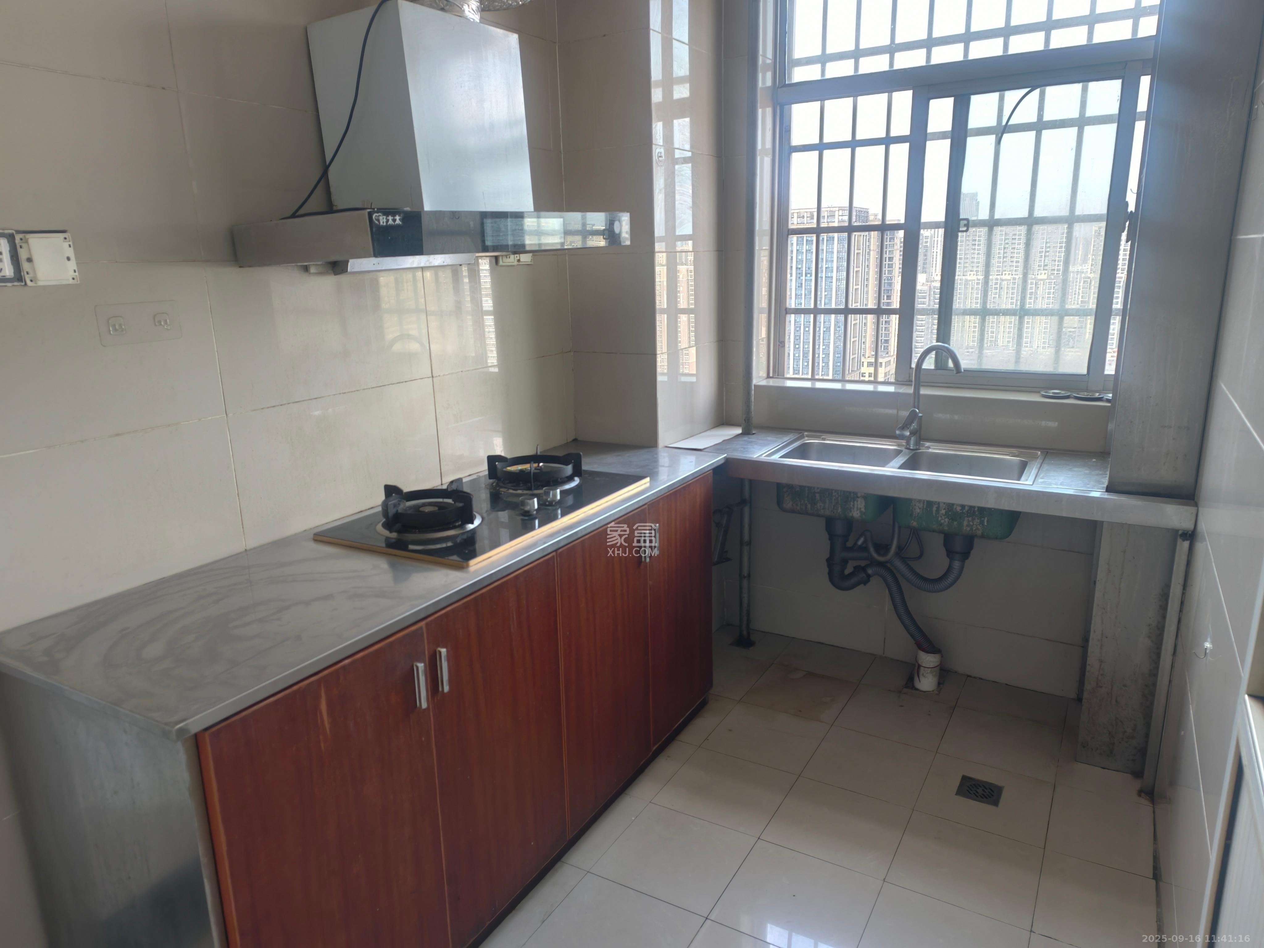 高桥现代商贸城  3室1厅1卫    3000.0元/月室内图