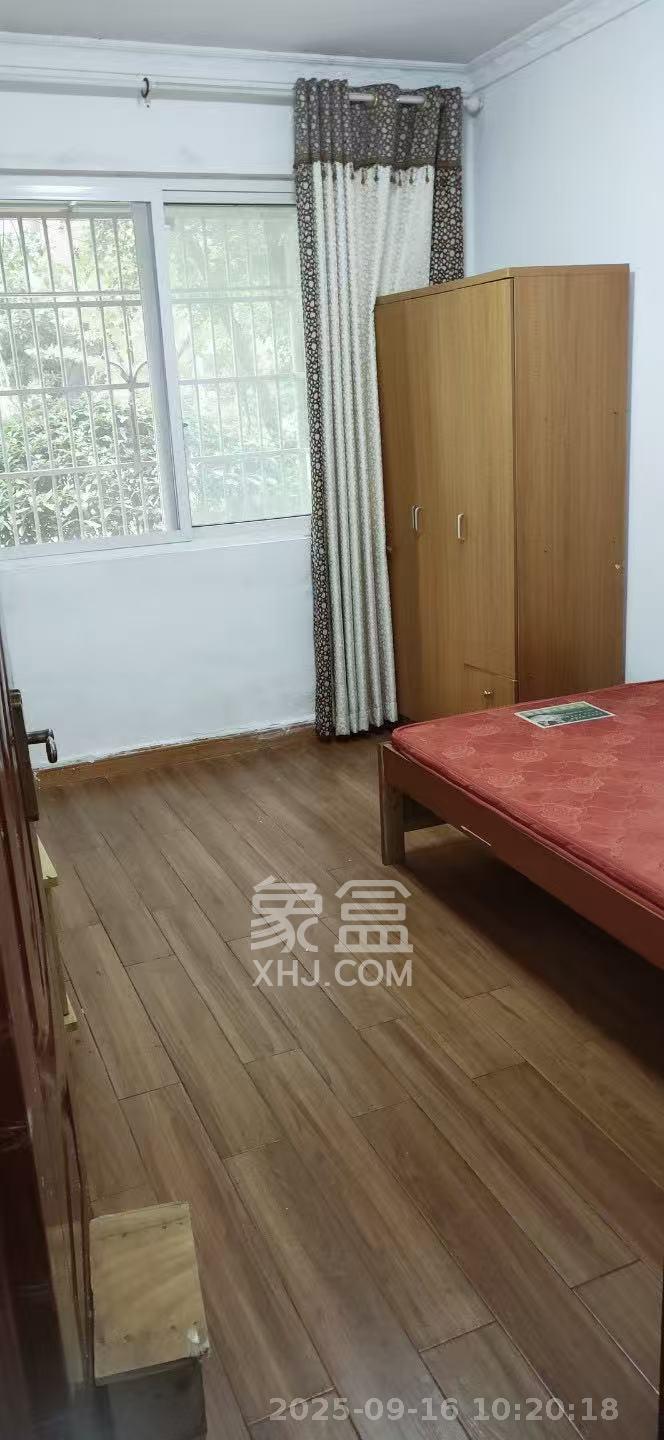 增辉凯旋帝景  4室1厅2卫   2300.00元/月室内图