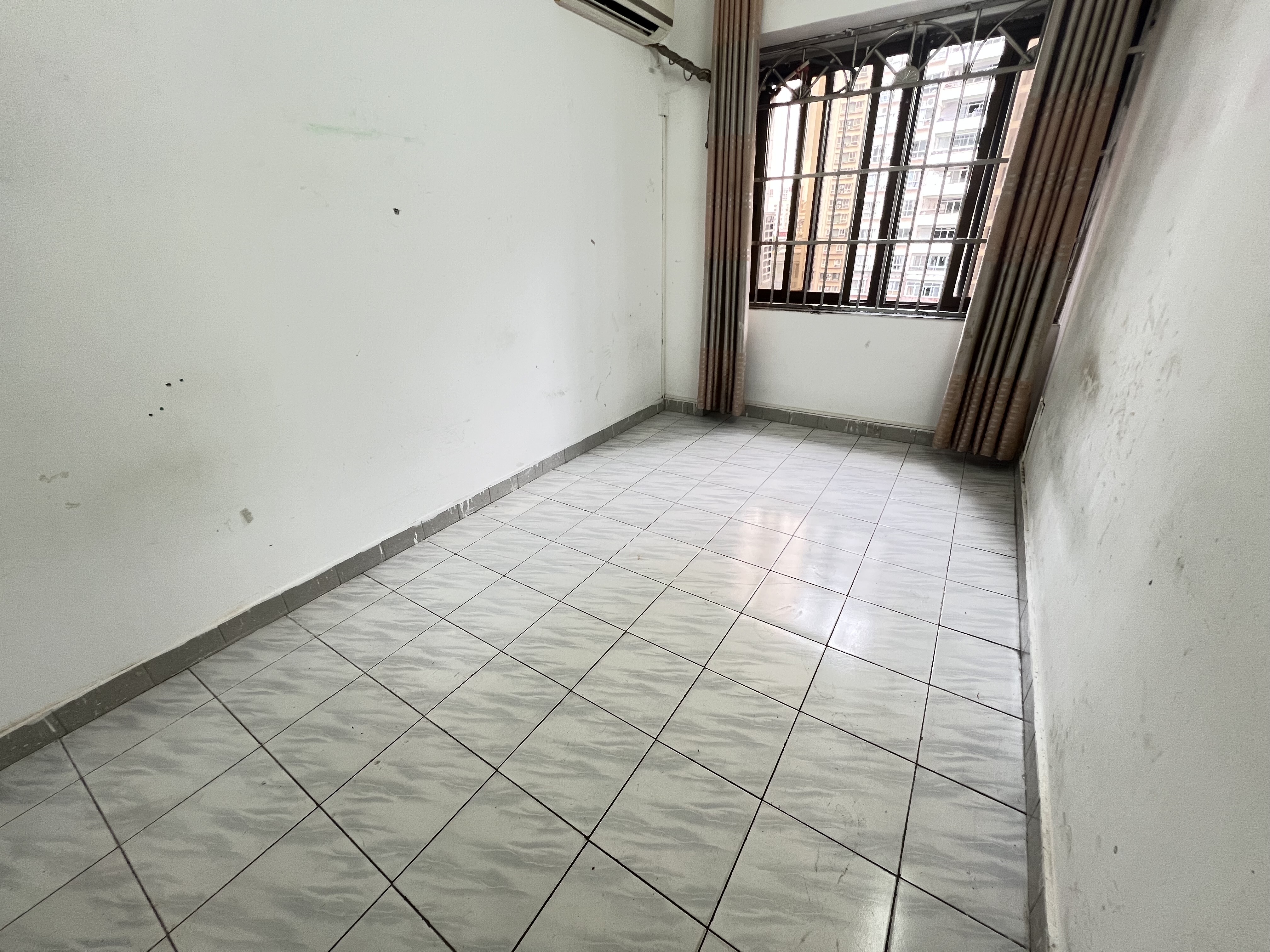 富豪大厦(富豪花园)  3室2厅1卫    2300.0元/月室内图