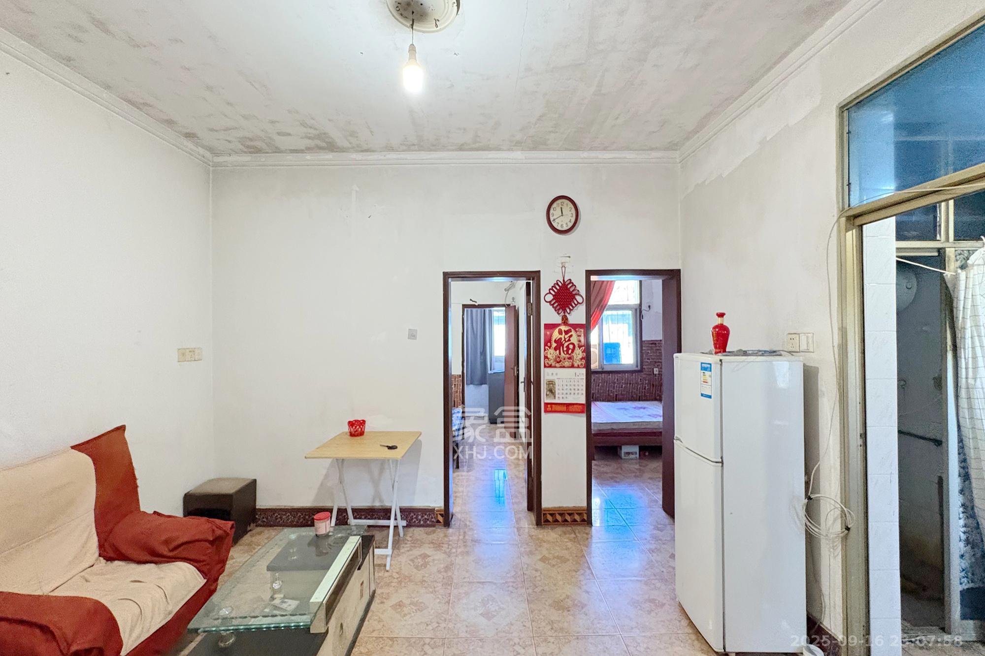 吉景小区  2室1厅1卫    28.0万客厅