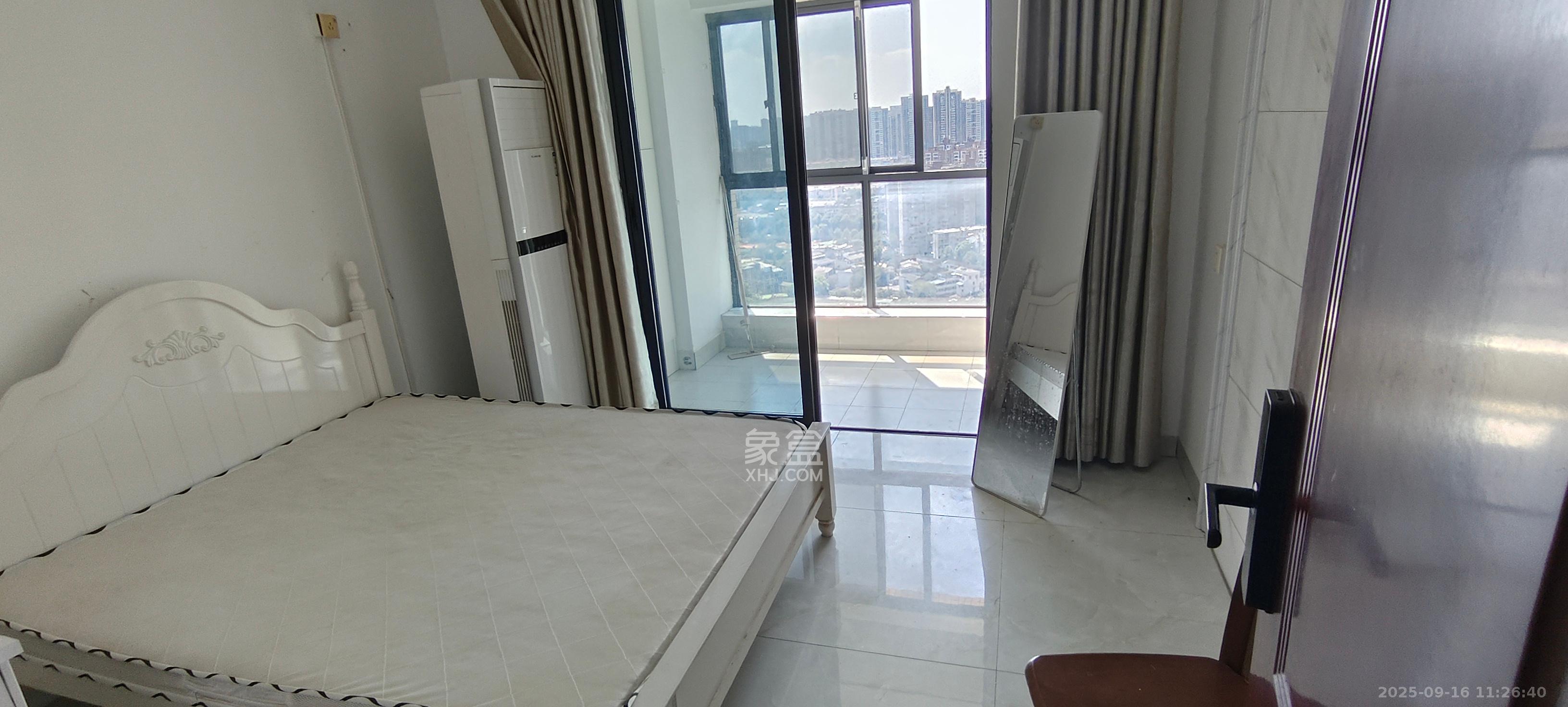 叠彩兰亭  3室2厅2卫    2200.0元/月 叠彩兰亭  3室2厅2卫    2200.0元/月室内图