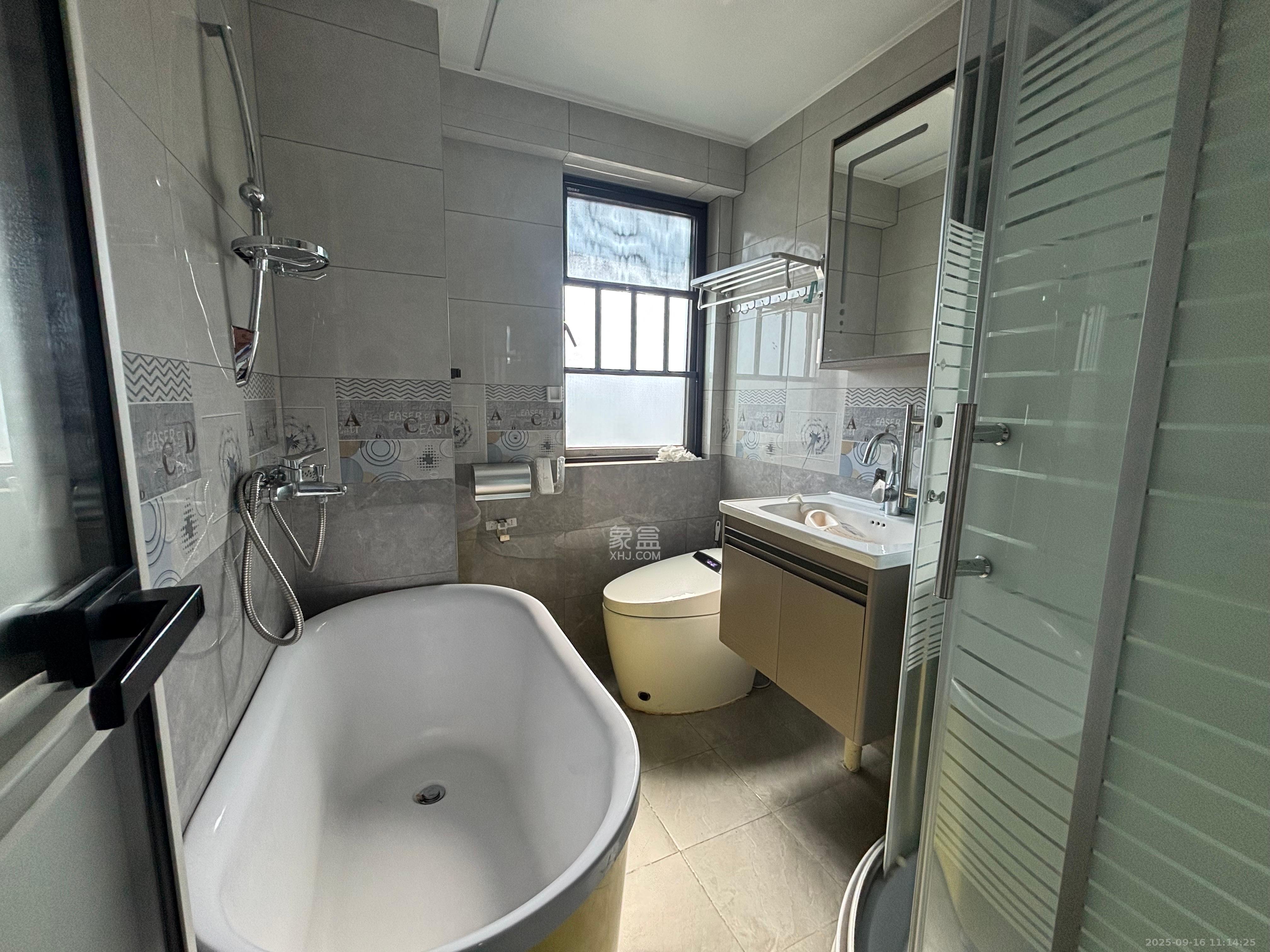 阳光城尚东湾愉景苑 4室2厅2卫 3300.0元/月 阳光城尚东湾愉景苑 4室2厅2卫 3300.0元/月室内图