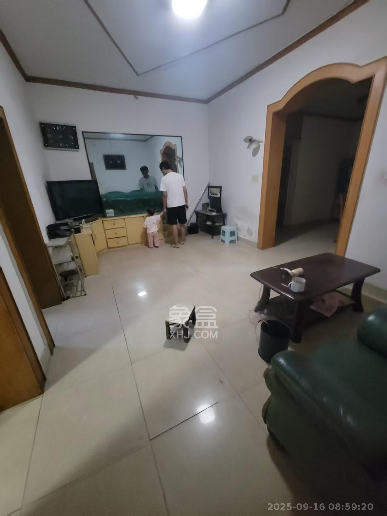 无线电信宿舍 3室2厅1卫 2200.0元/月 无线电信宿舍 3室2厅1卫 2200.0元/月室内图