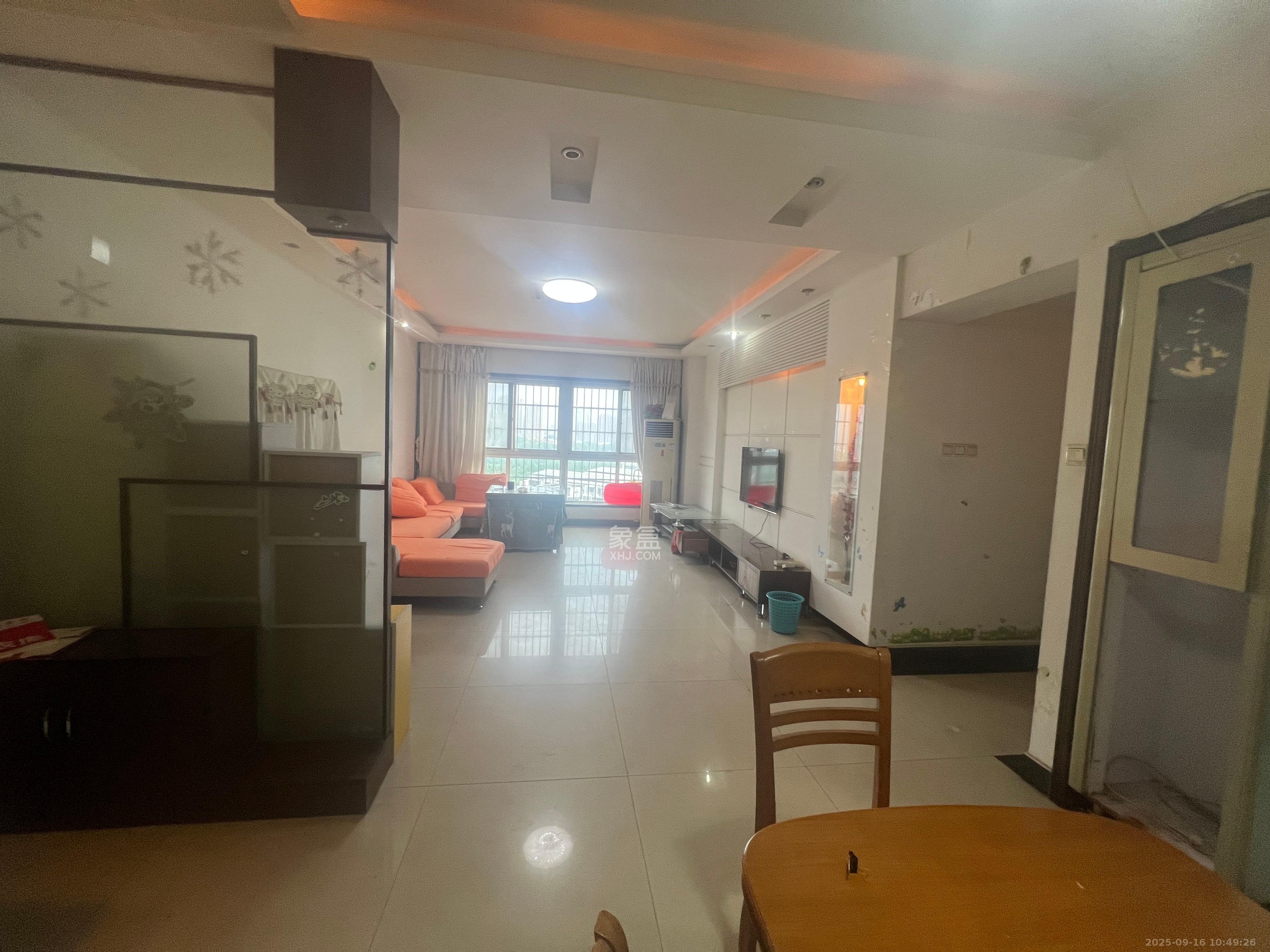 开源鑫阁  3室2厅1卫    2000.0元/月室内图