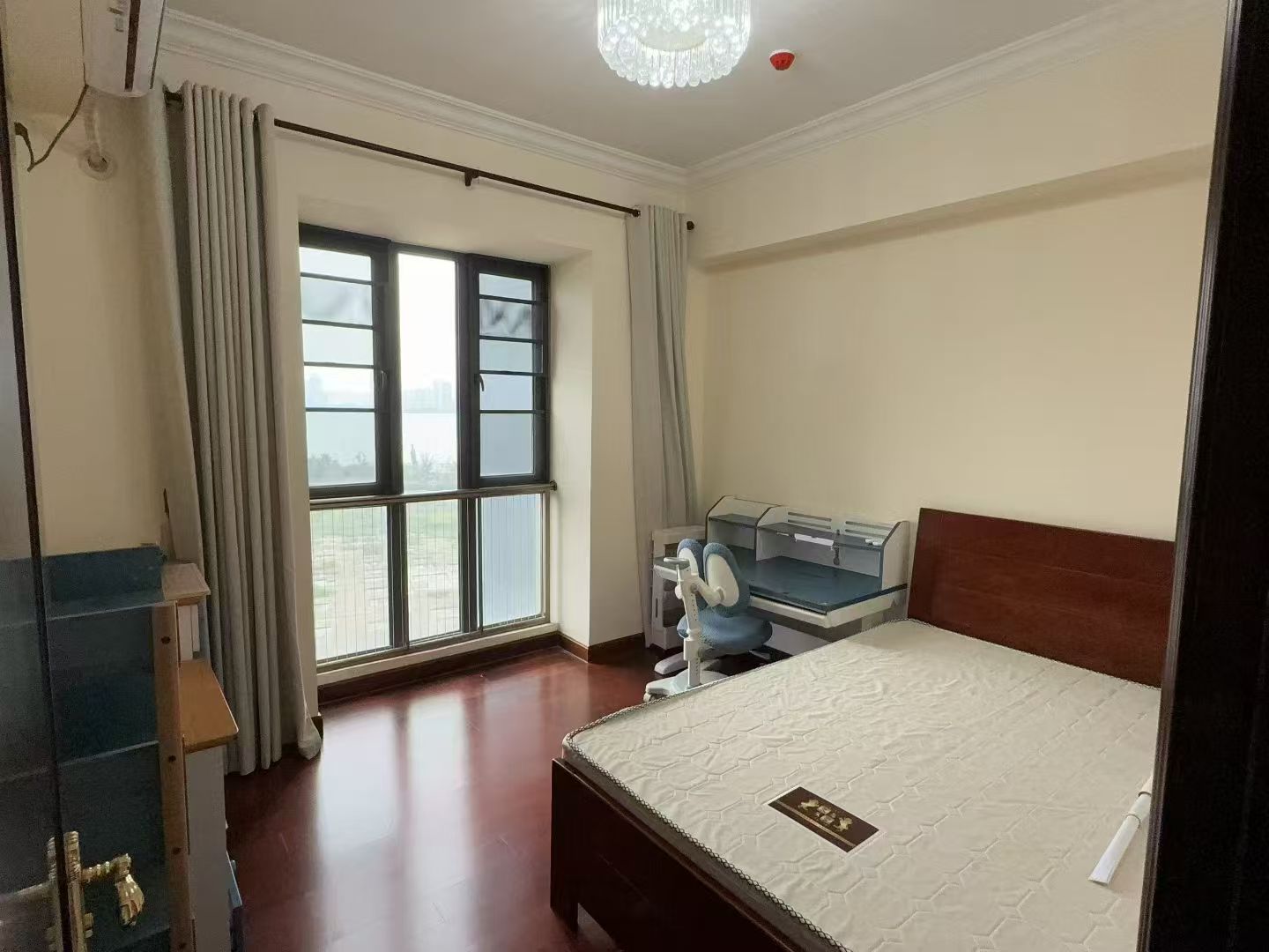 恒大美丽沙天寰湾 3室2厅2卫 4500.0元/月 恒大美丽沙天寰湾 3室2厅2卫 4500.0元/月室内图