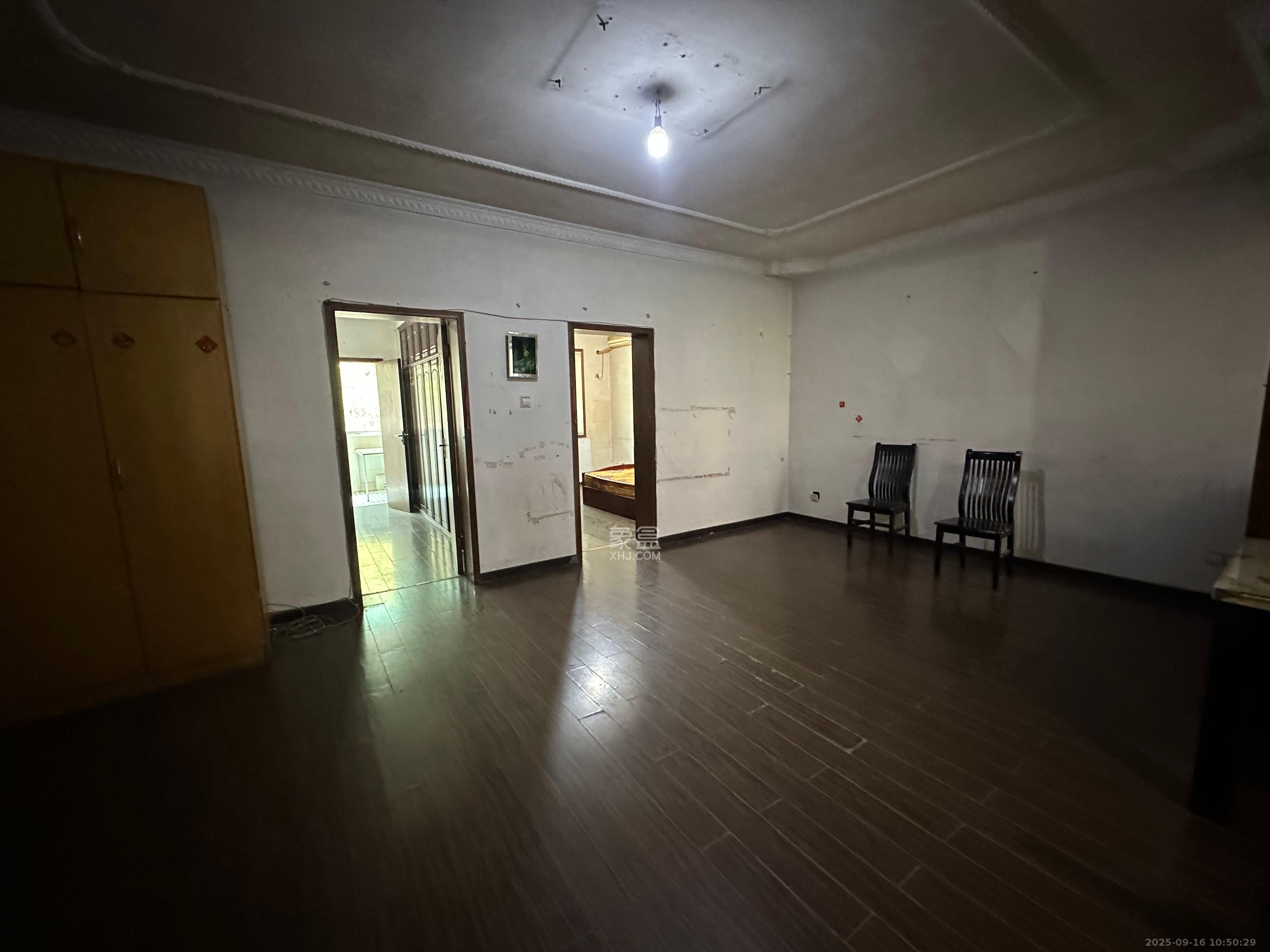 交通设计院（伍家岭）  2室2厅1卫    2200.0元/月室内图