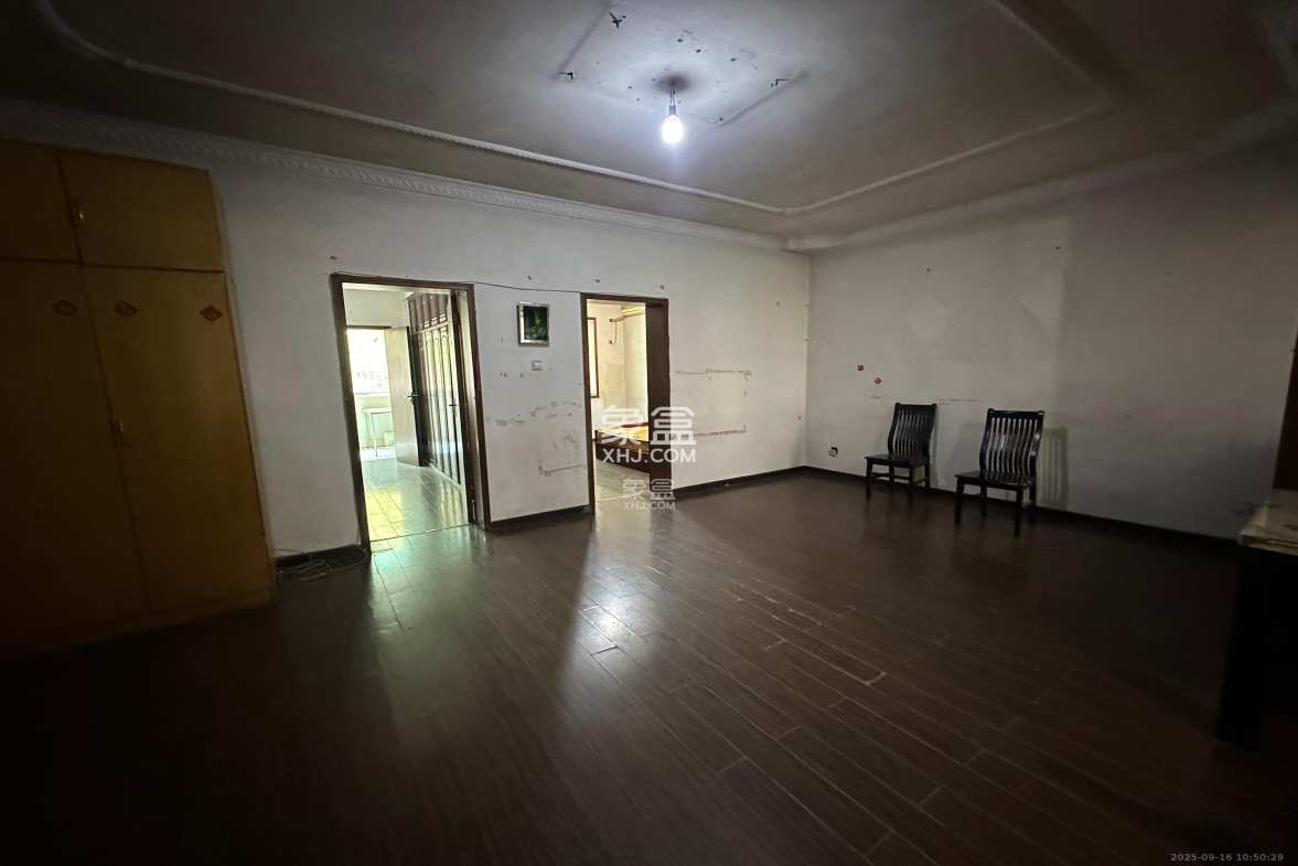 交通设计院(伍家岭)  2室2厅1卫    2200.0元/月 交通设计院(伍家岭)  2室2厅1卫    2200.0元/月室内图