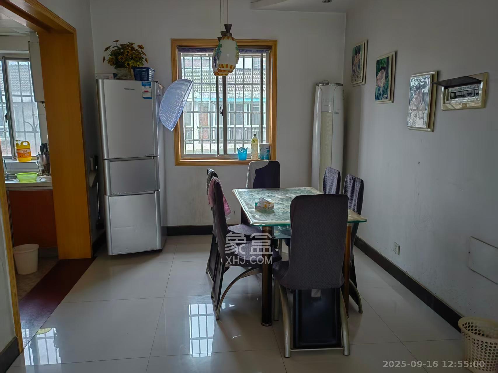 四季星城  3室2厅1卫    1400.0元/月室内图