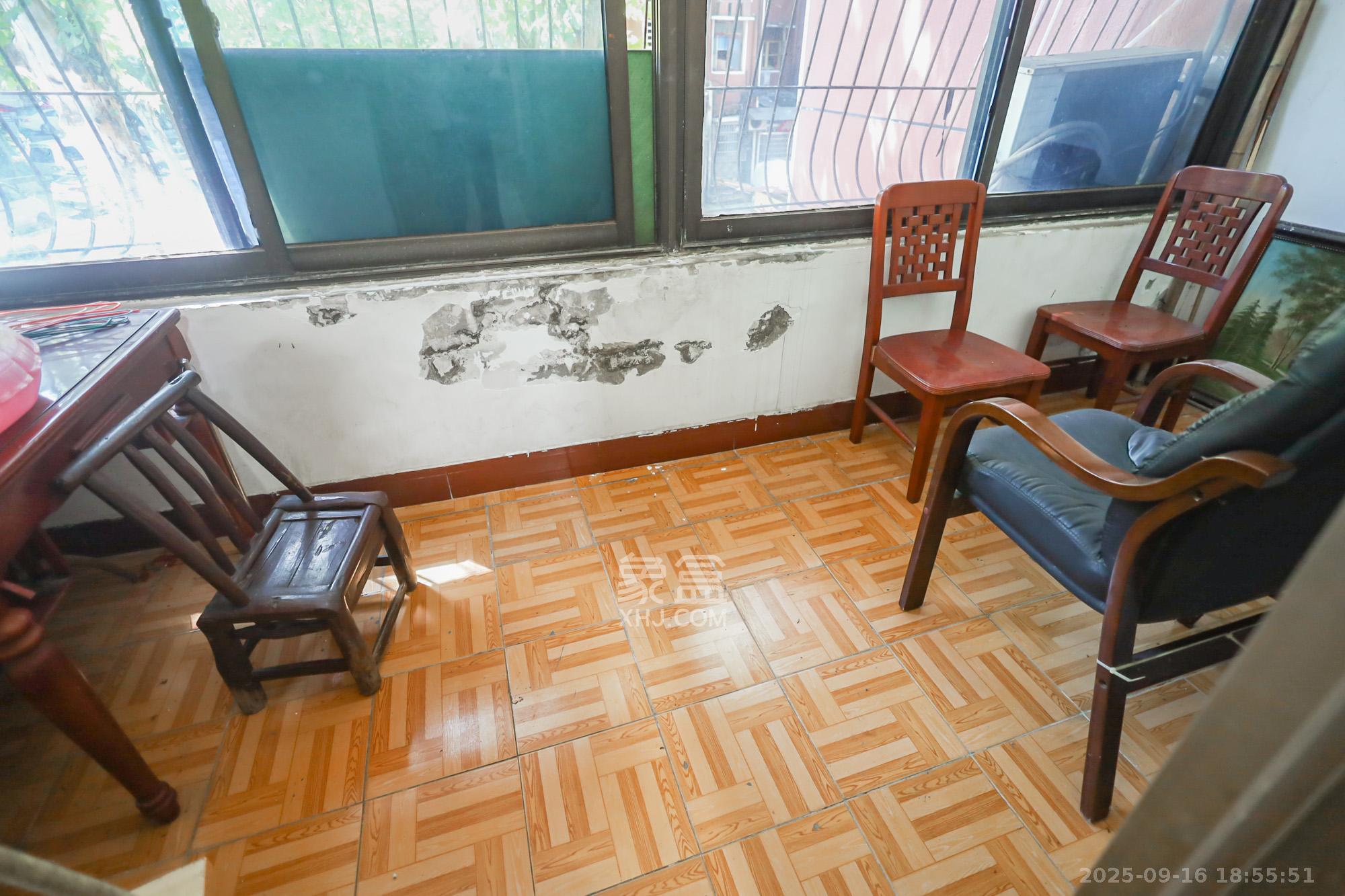 望月湖小区六片(湖中社区六片小区) 1室1厅1卫 42.8万 望月湖小区六片(湖中社区六片小区) 1室1厅1卫 42.8万阳台