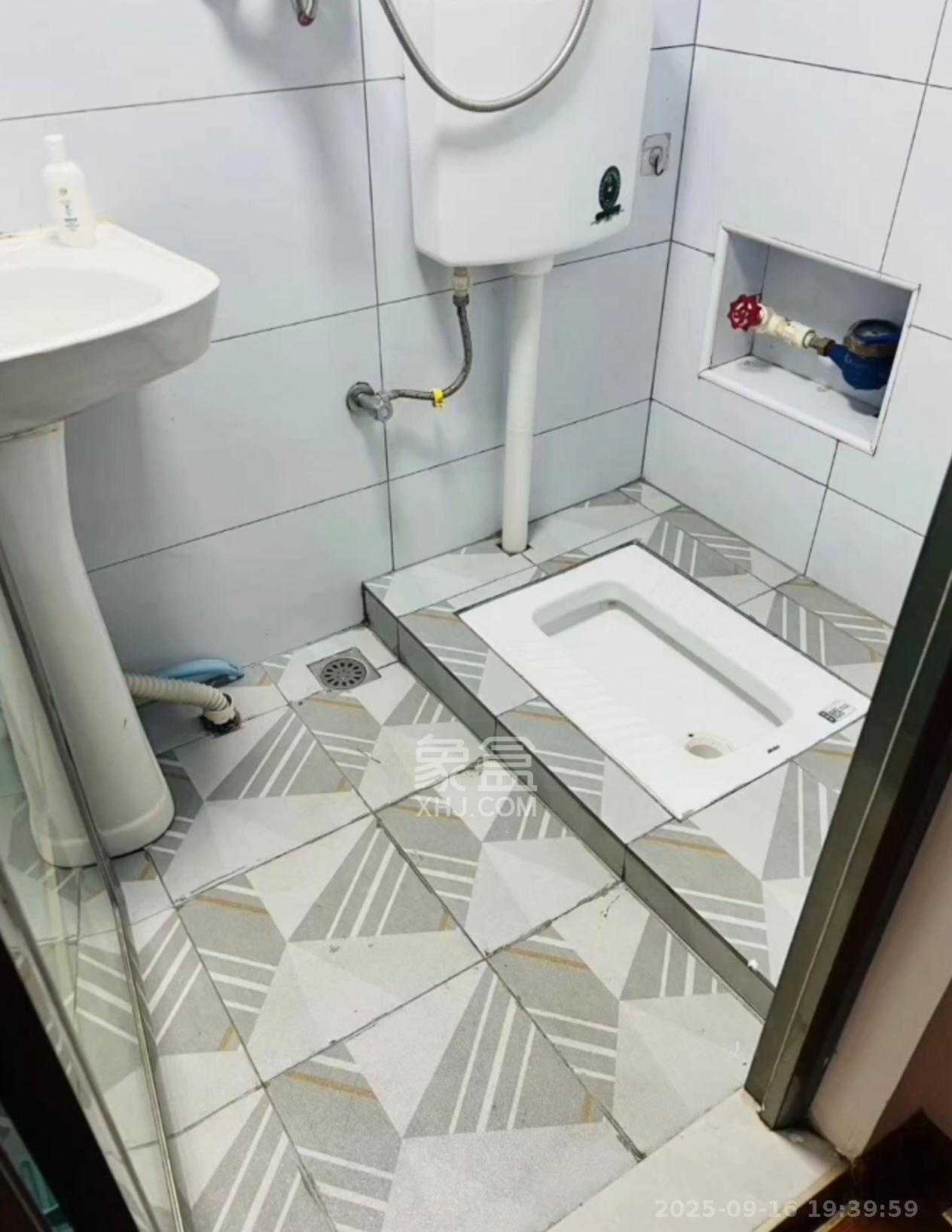 弘坤云寓 1室1厅1卫 1400.0元/月 弘坤云寓 1室1厅1卫 1400.0元/月室内图