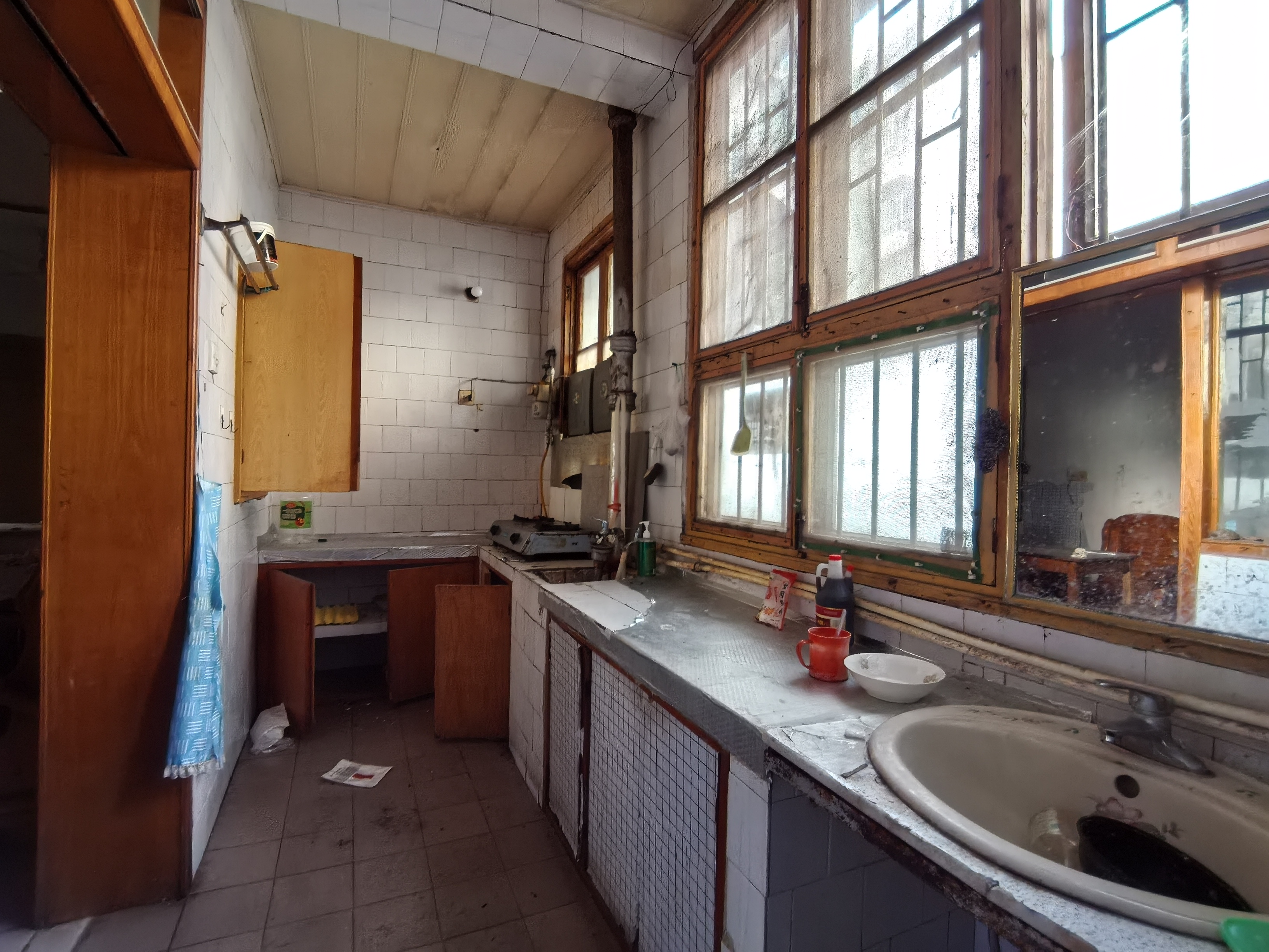 三中(校内)家属院 1室0厅0卫 2000.0元/月 三中(校内)家属院 1室0厅0卫 2000.0元/月室内图