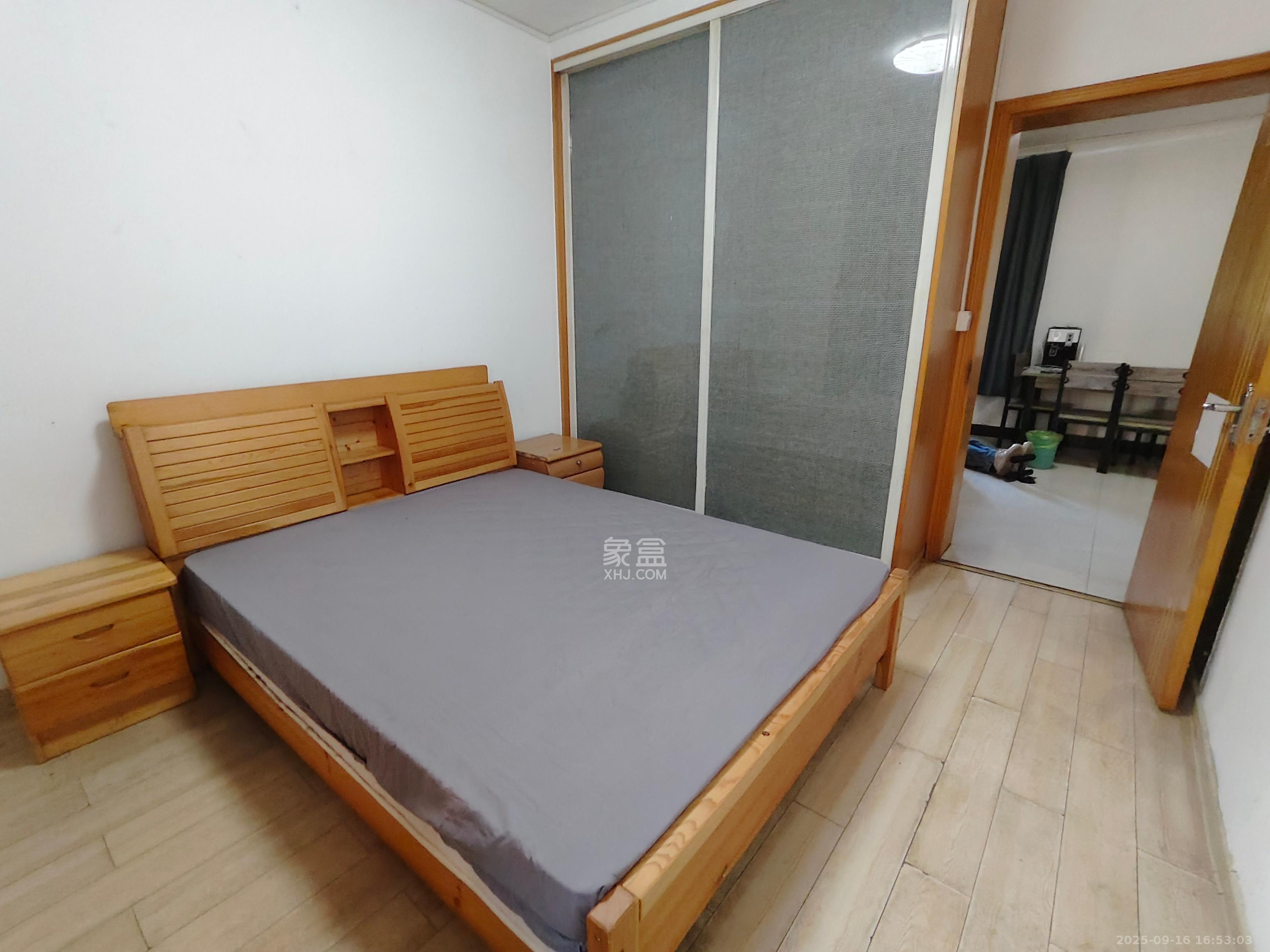 茶馆屋  2室1厅1卫    1500.0元/月室内图