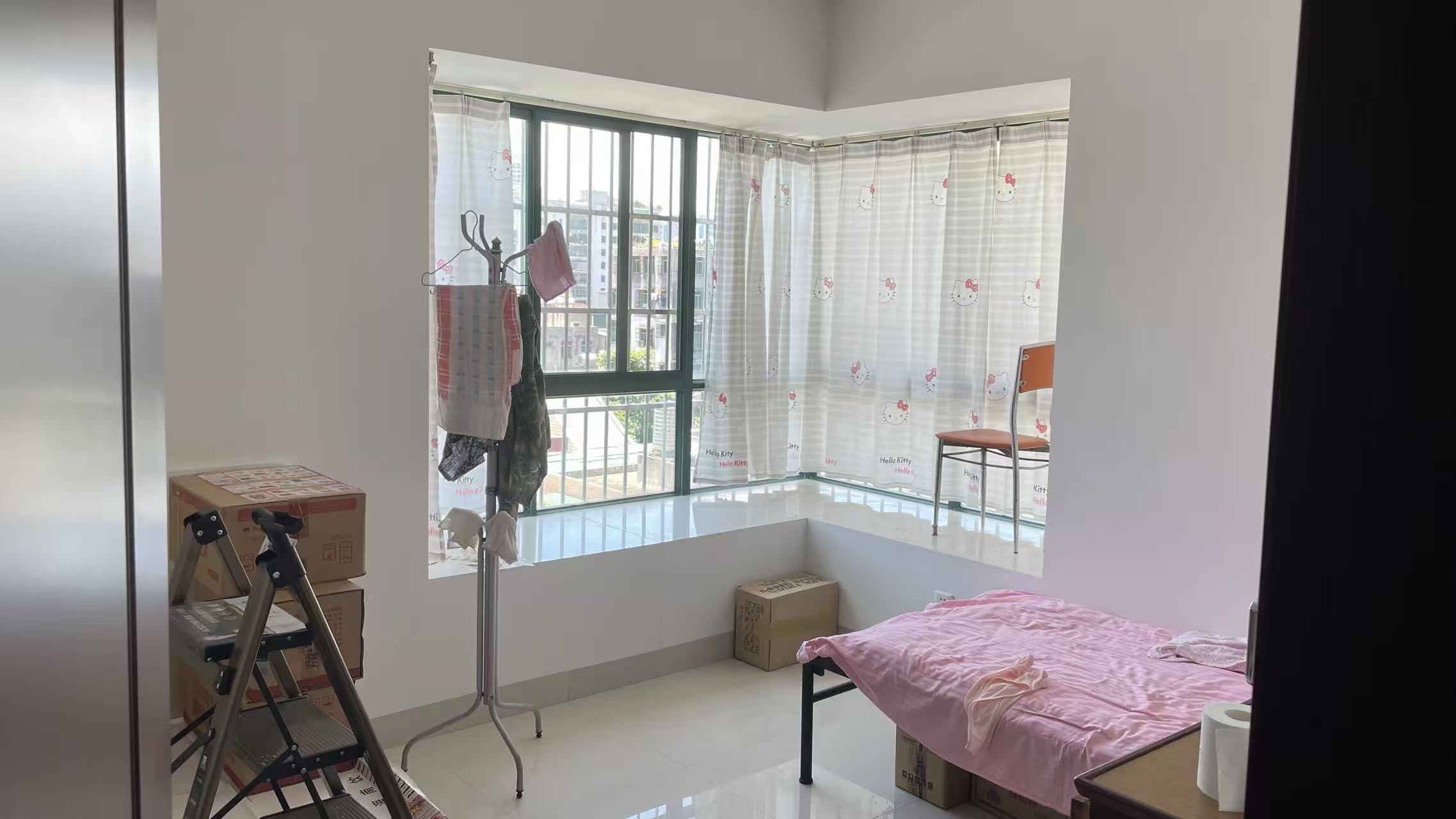 宜家居  2室2厅1卫    106.0万客厅