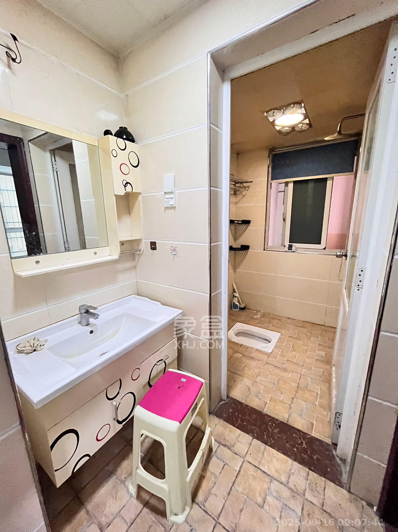 桃阳小区高层低层（安置小区）  3室2厅2卫    1700.0元/月室内图