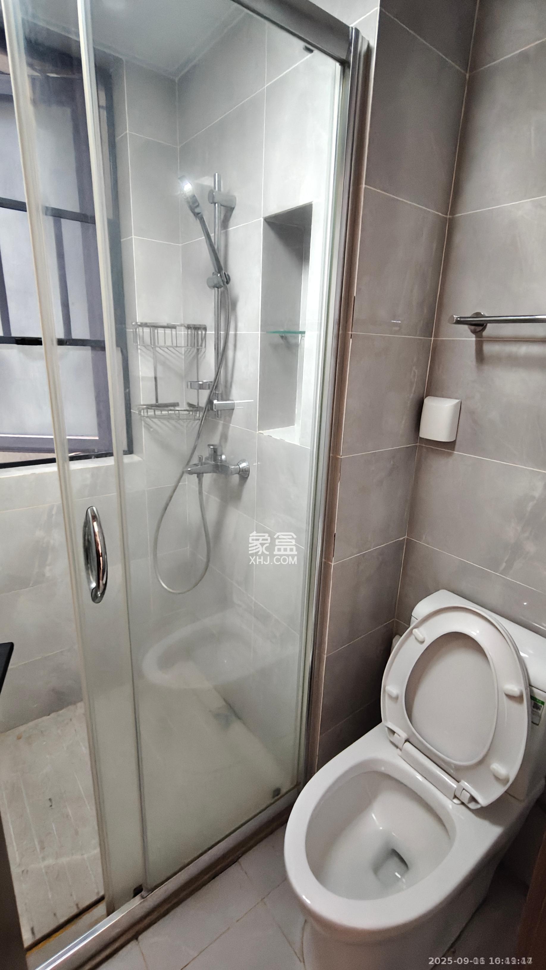 梦想麓隐天境  4室2厅2卫    3300.0元/月室内图