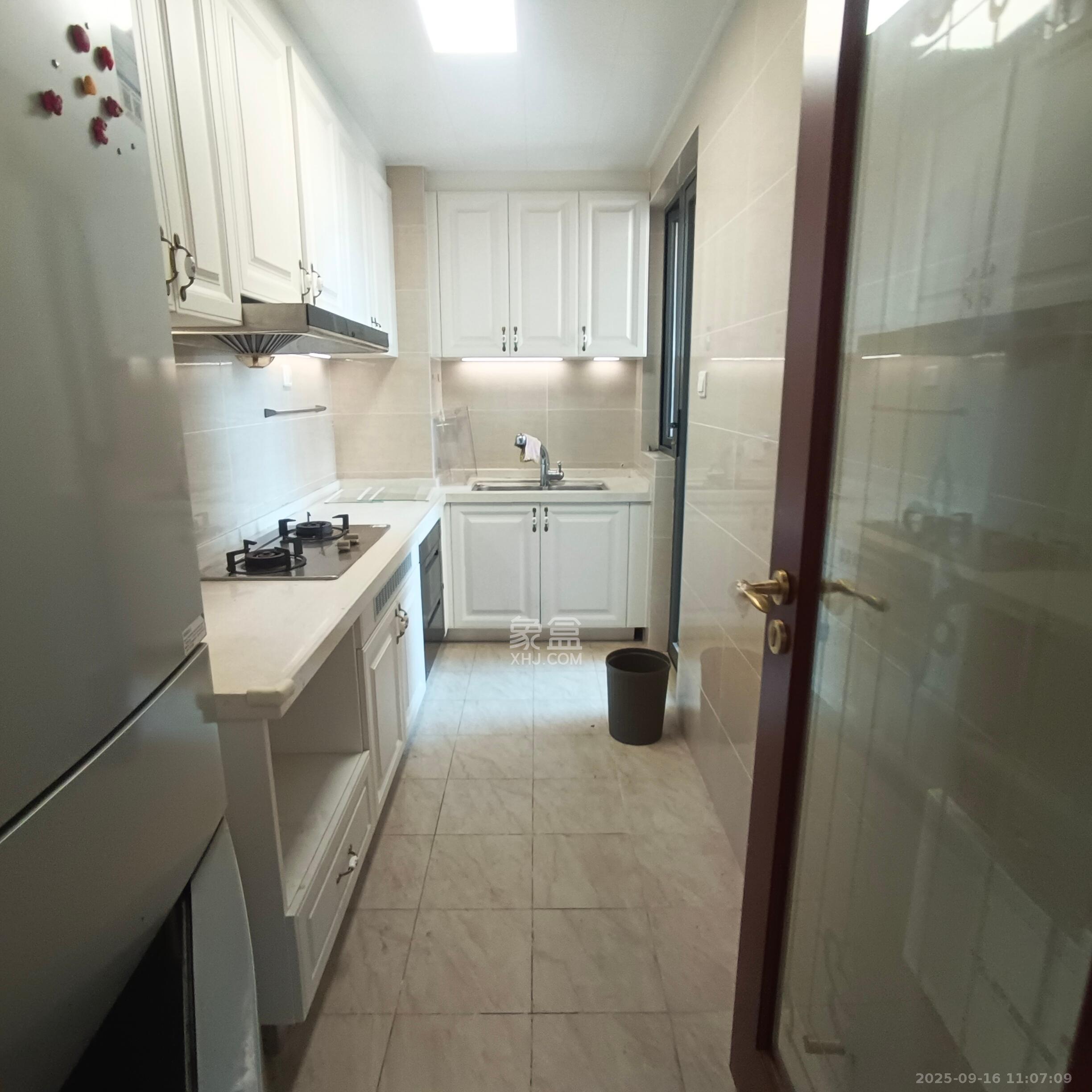 恒大雅苑  3室2厅2卫    3000.0元/月室内图