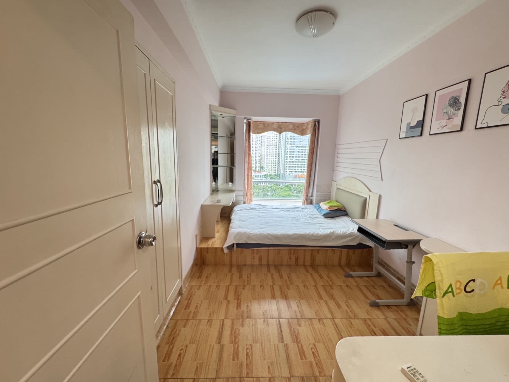 世贸雅苑 3室2厅1卫 4500.0元/月 世贸雅苑 3室2厅1卫 4500.0元/月室内图