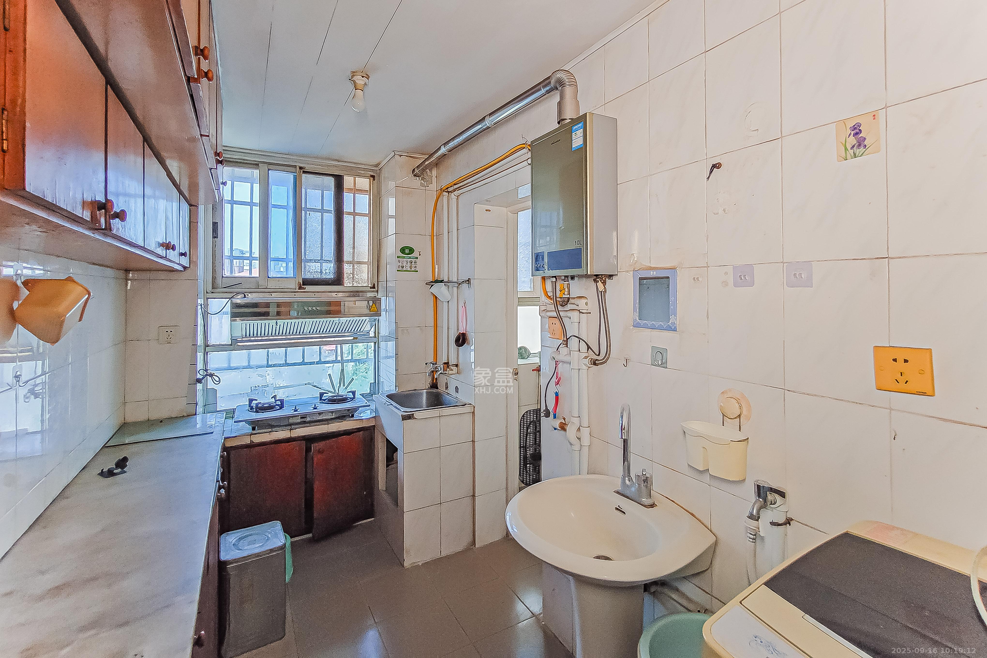 祝威岗散盘 2室2厅1卫 48.0万 祝威岗散盘 2室2厅1卫 48.0万厨房