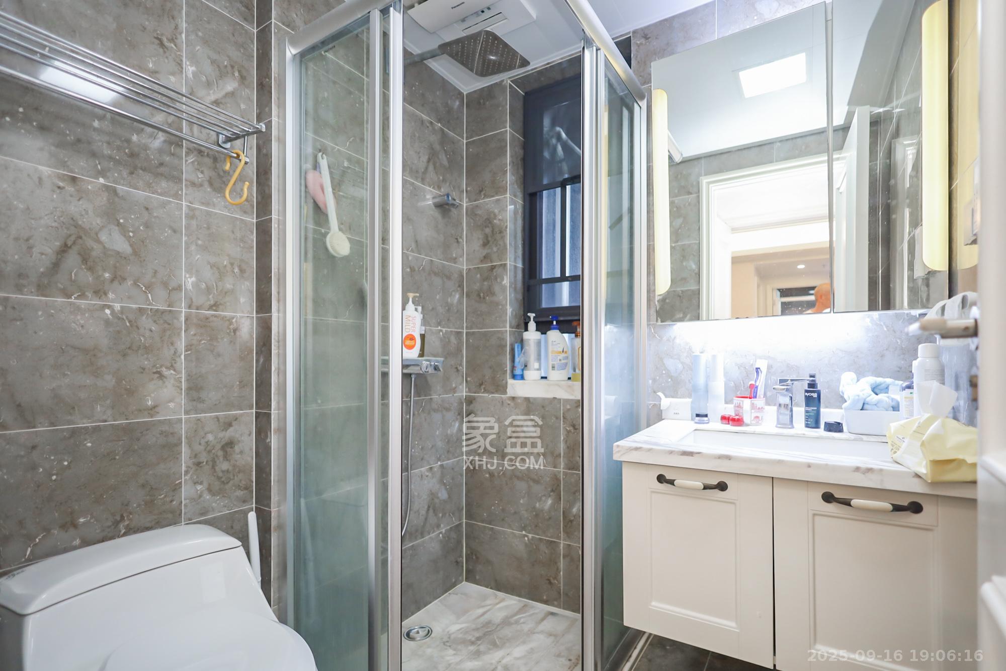 万科里金域国际 3室2厅2卫 228.0万 万科里金域国际 3室2厅2卫 228.0万卫生间