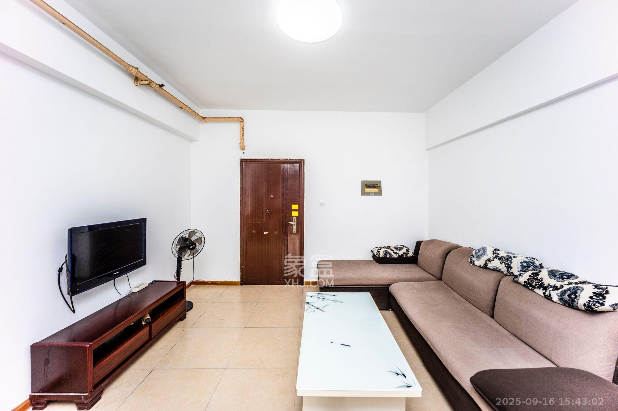 中远公馆  1室1厅1卫    2300.0元/月 中远公馆  1室1厅1卫    2300.0元/月