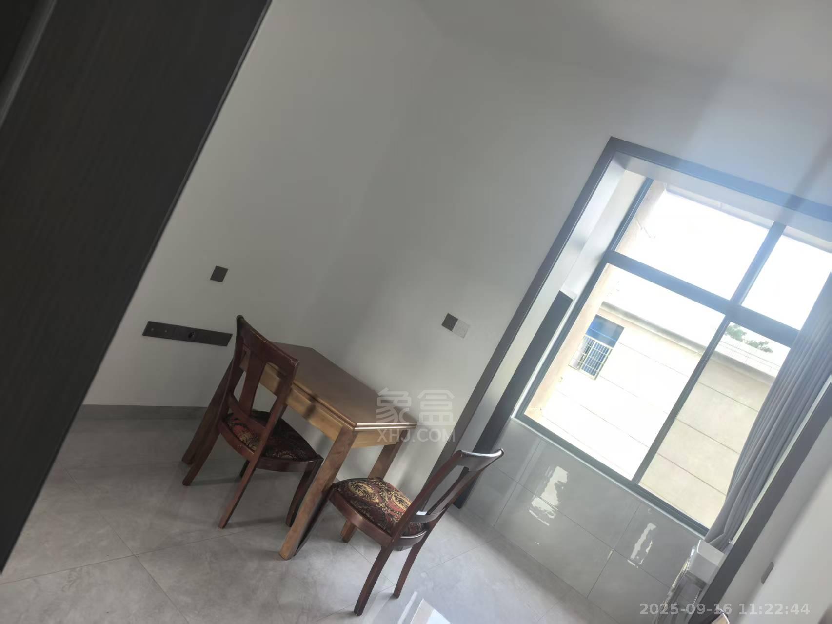 新华东路散盘  2室1厅1卫    1000.0元/月 新华东路散盘  2室1厅1卫    1000.0元/月室内图