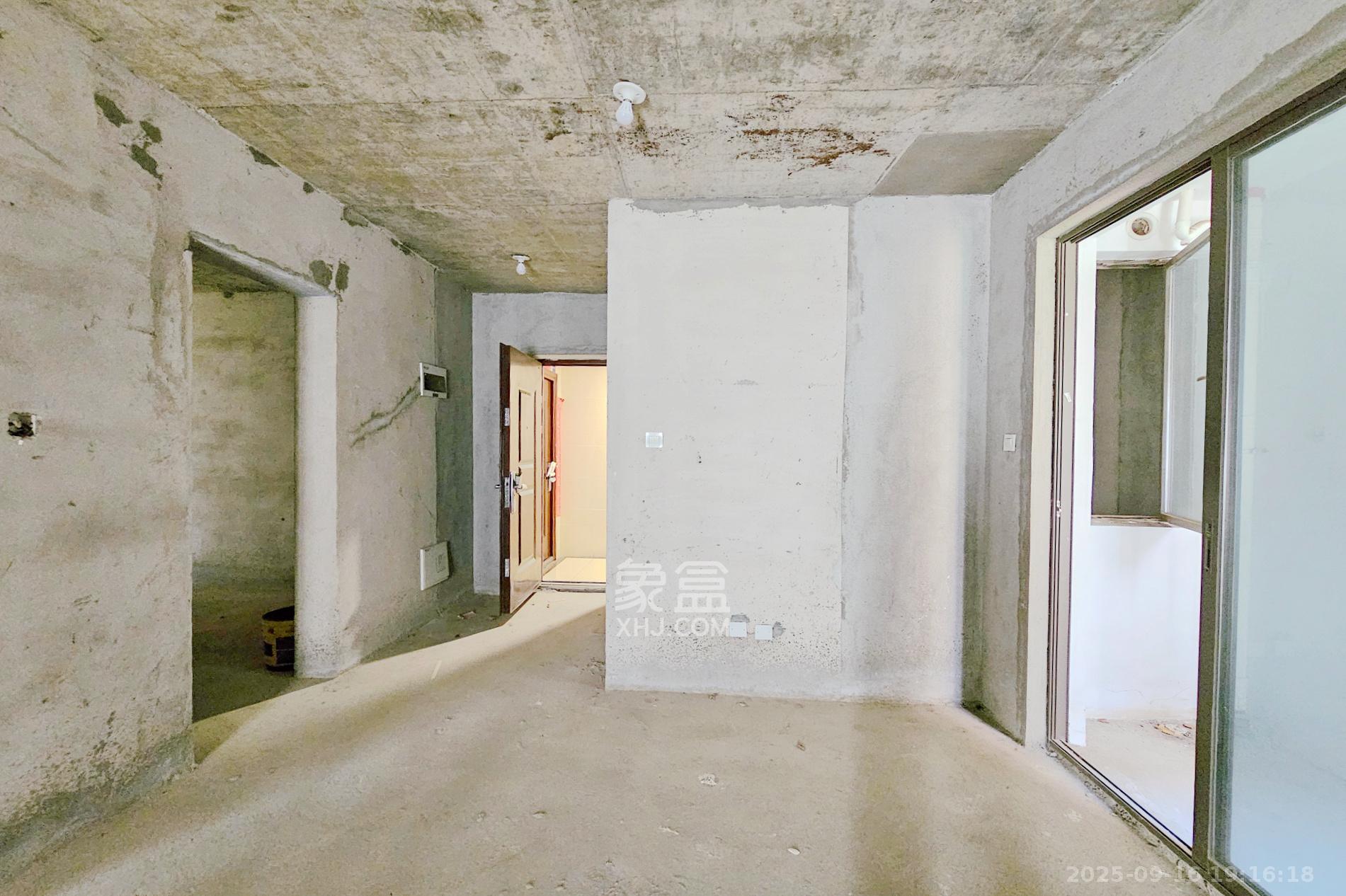 阳光城尚东湾青云苑  2室1厅1卫    62.0万客厅