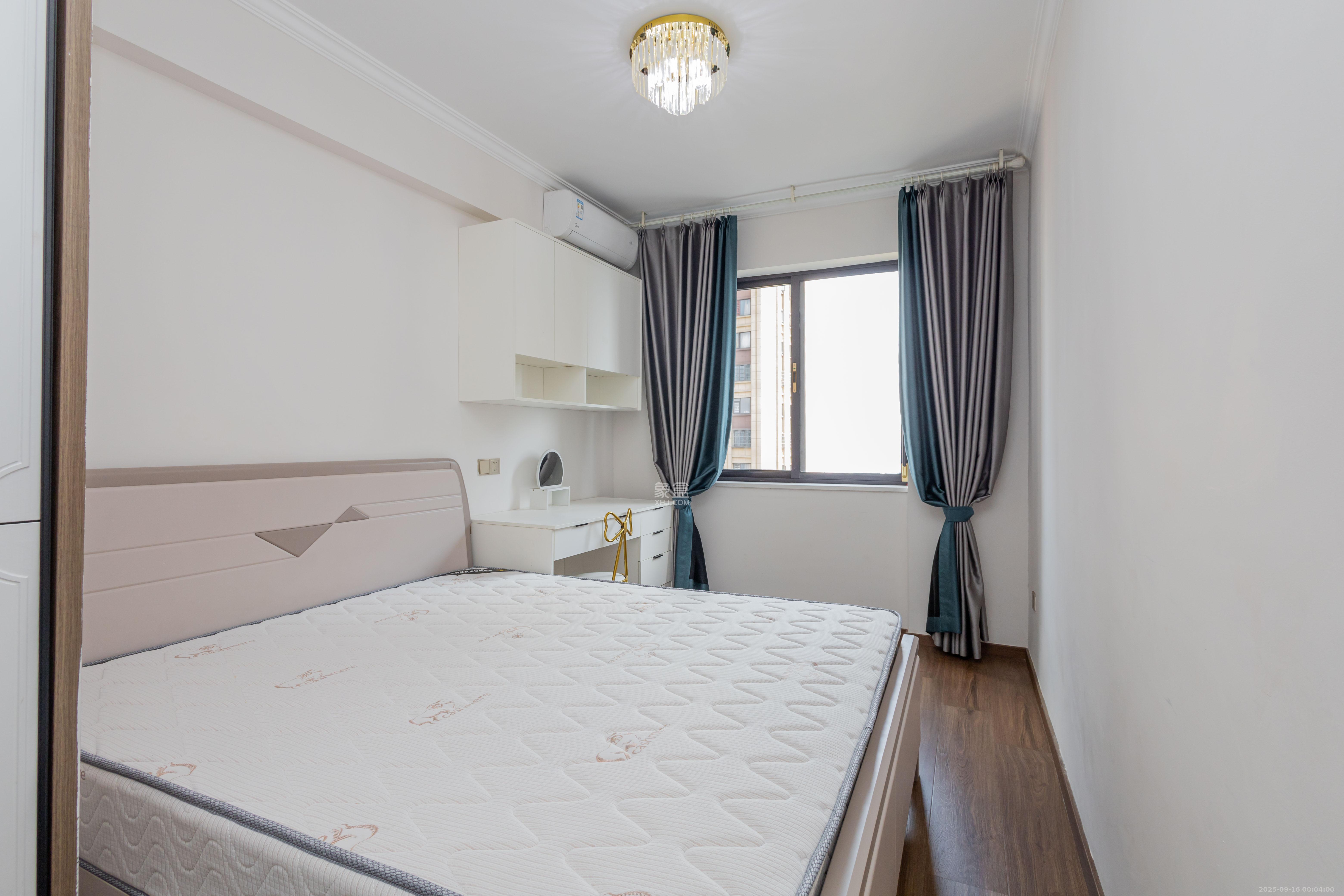 东方美地  4室2厅2卫    109.5万卧室