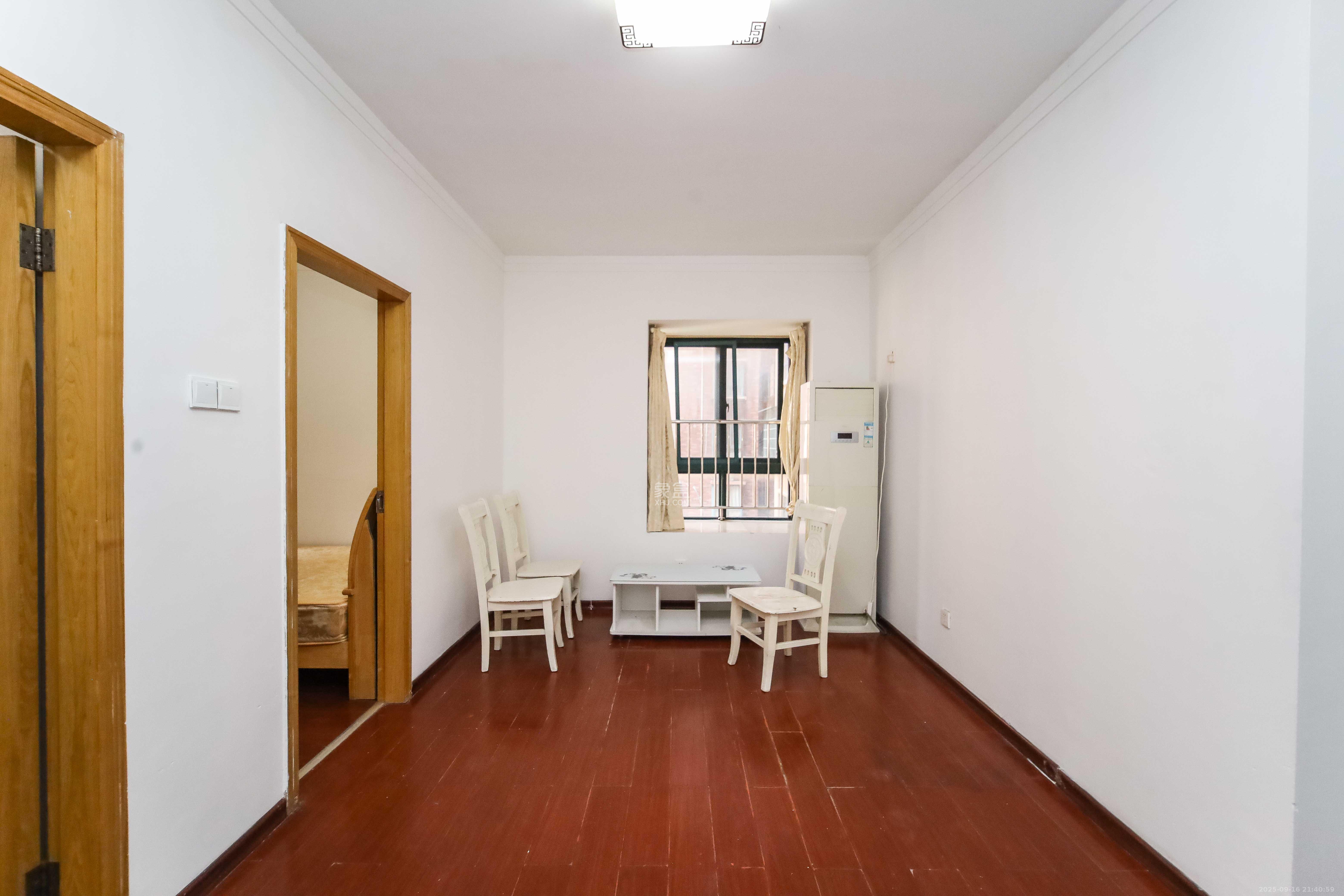 东玺门 2室2厅1卫 50.0万 东玺门 2室2厅1卫 50.0万客厅