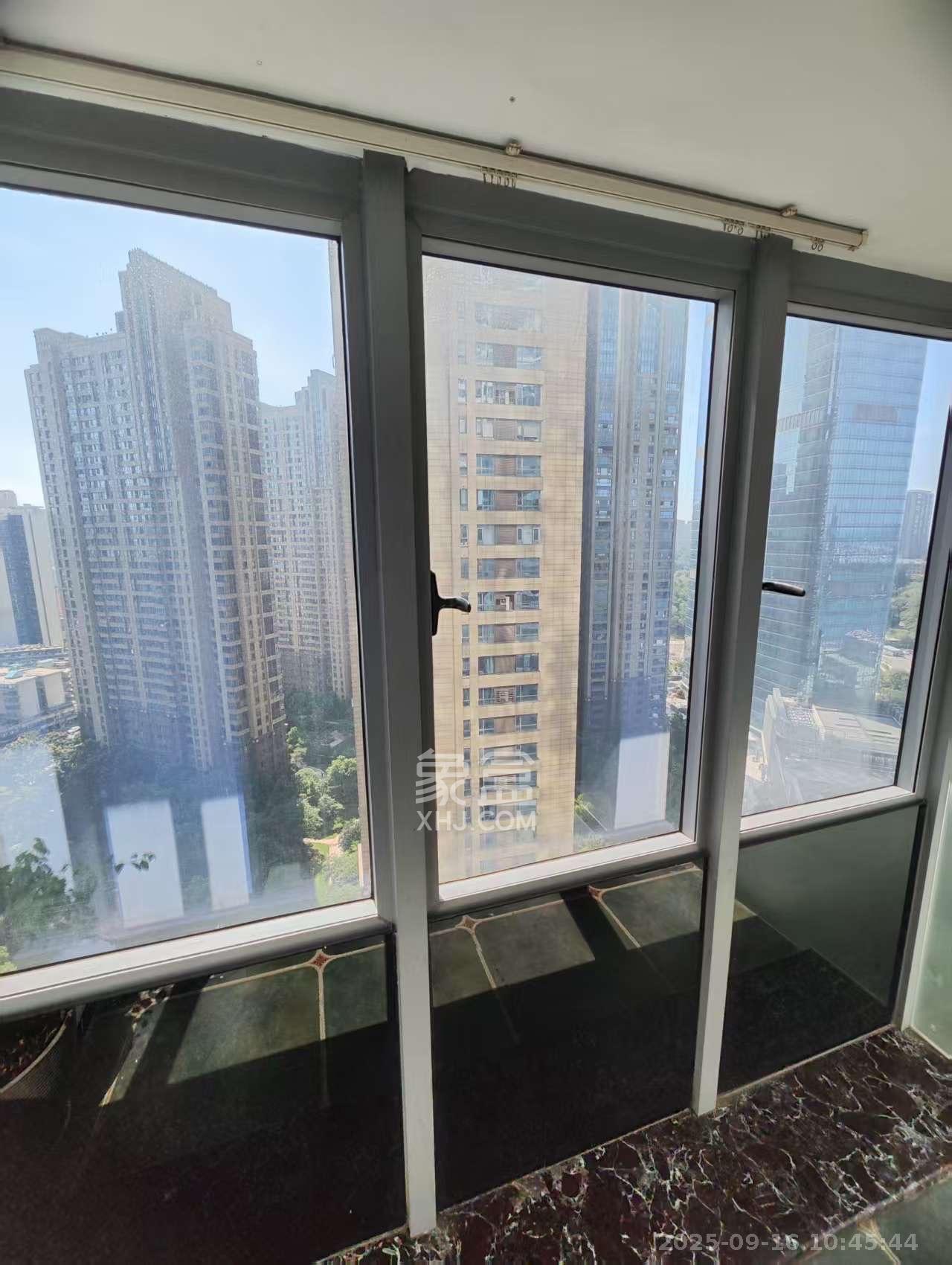 保利国际广场  1室1厅1卫    5500.0元/月 保利国际广场  1室1厅1卫    5500.0元/月