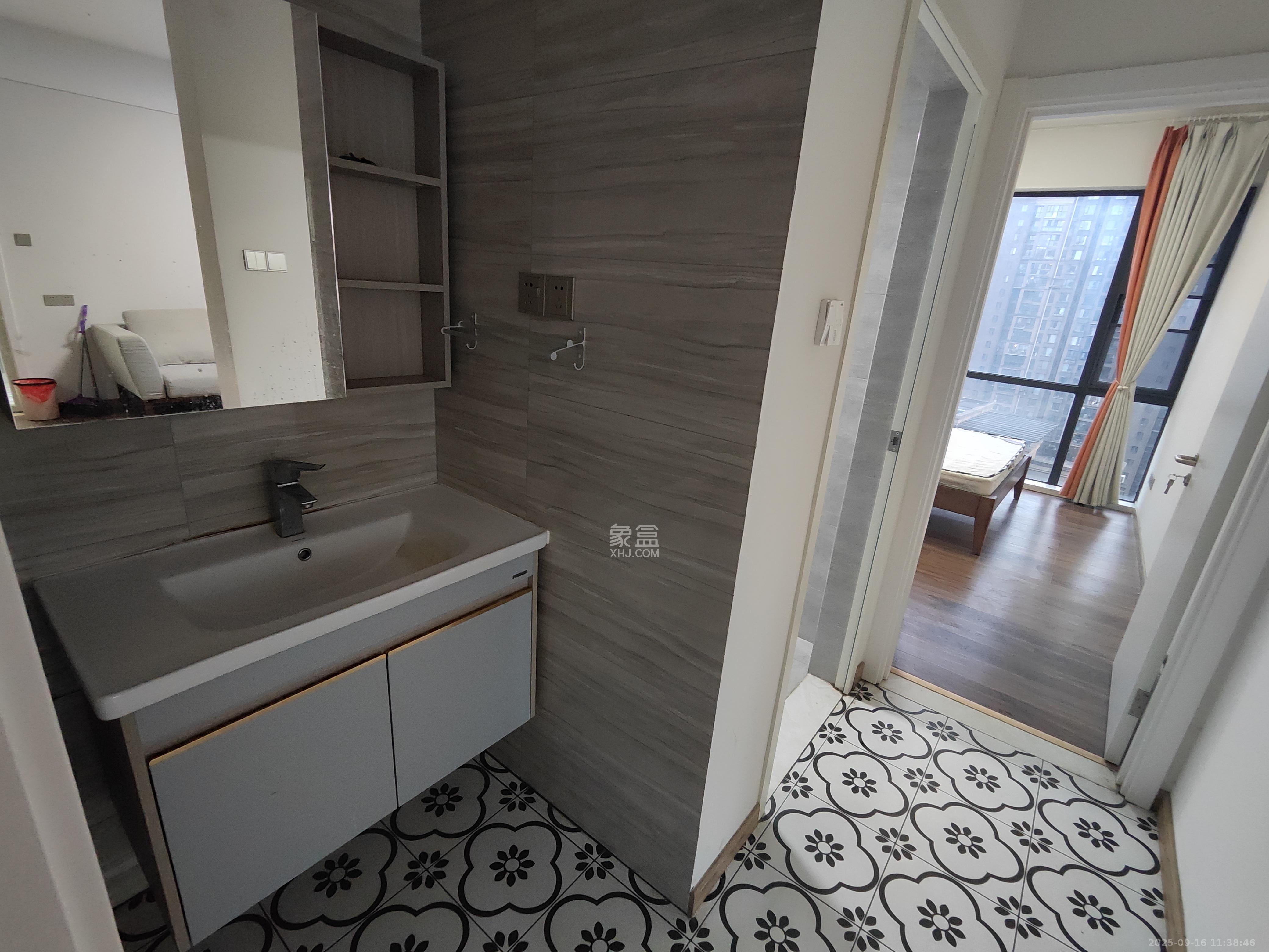 辉煌国际城一期 2室2厅1卫 2500.0元/月 辉煌国际城一期 2室2厅1卫 2500.0元/月室内图