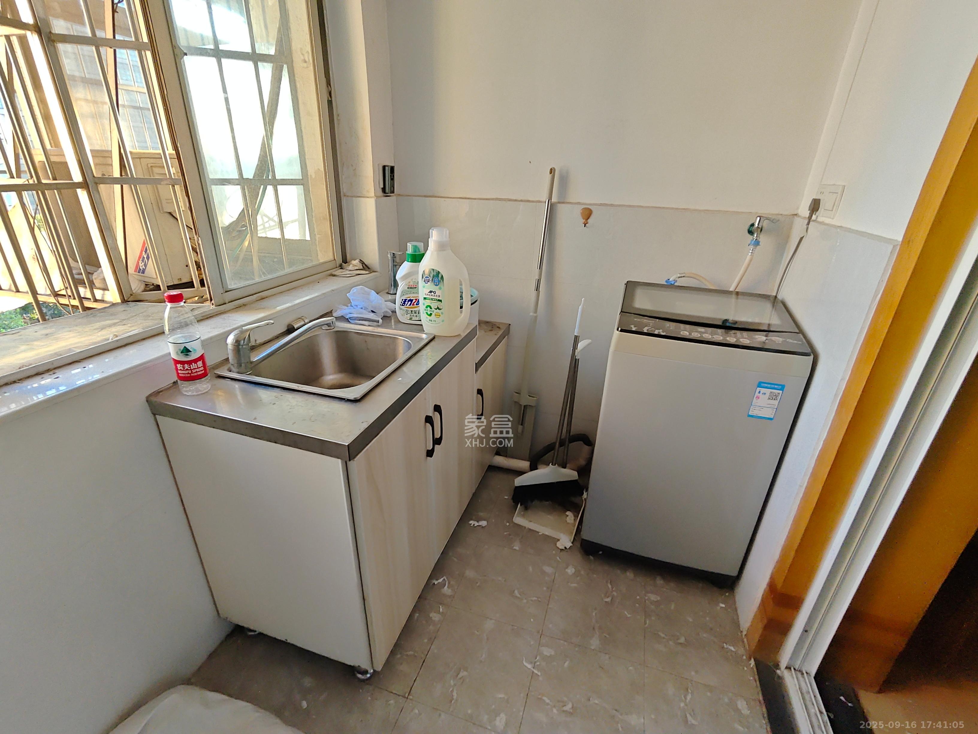 赤岗冲锻压机床厂安置房  1室1厅1卫    900.0元/月室内图