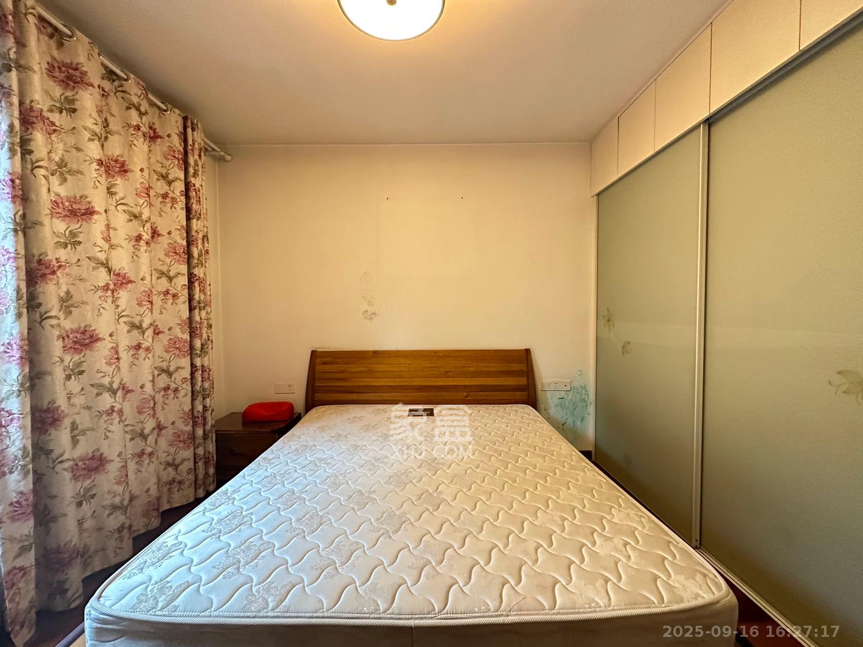 星城世家  3室2厅2卫    3200.0元/月室内图