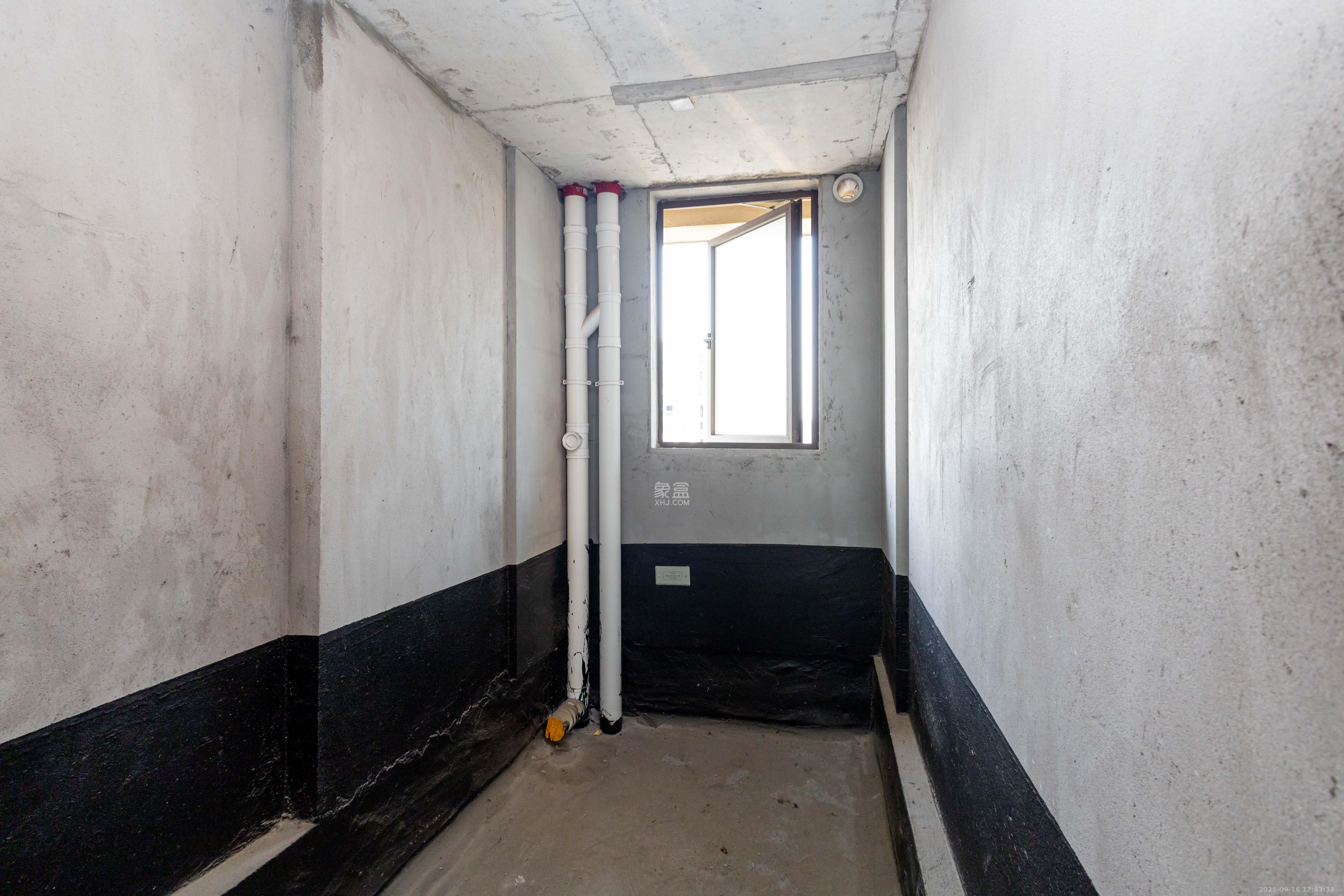 广悦星苑润园 4室2厅2卫 75.0万 广悦星苑润园 4室2厅2卫 75.0万卫生间