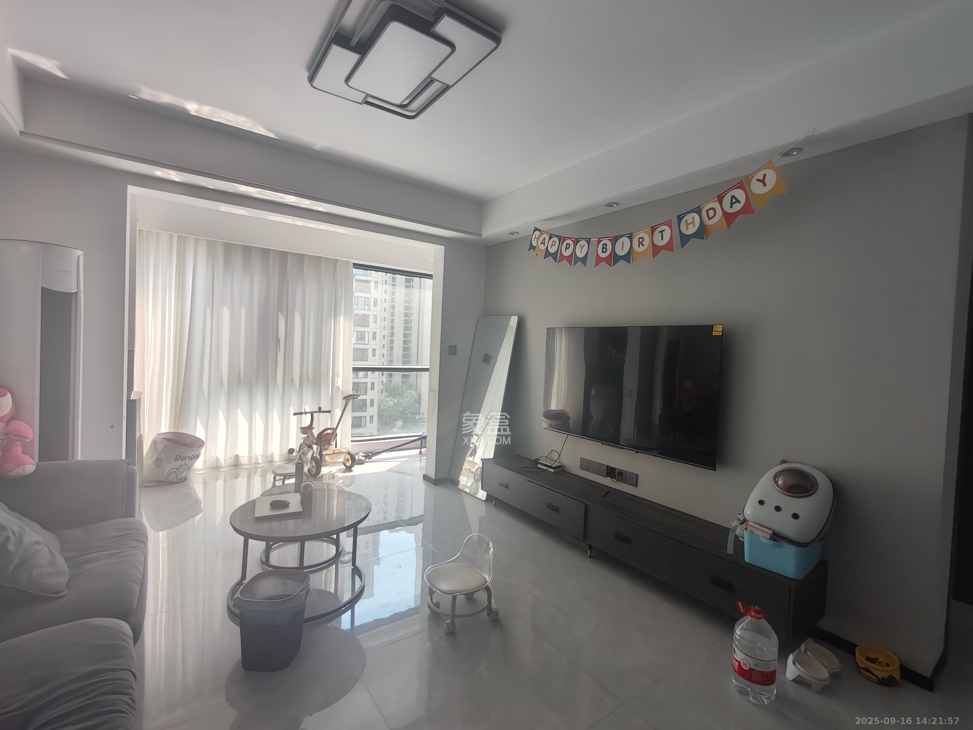 旭辉国悦府 3室2厅2卫 3500.0元/月 旭辉国悦府 3室2厅2卫 3500.0元/月室内图