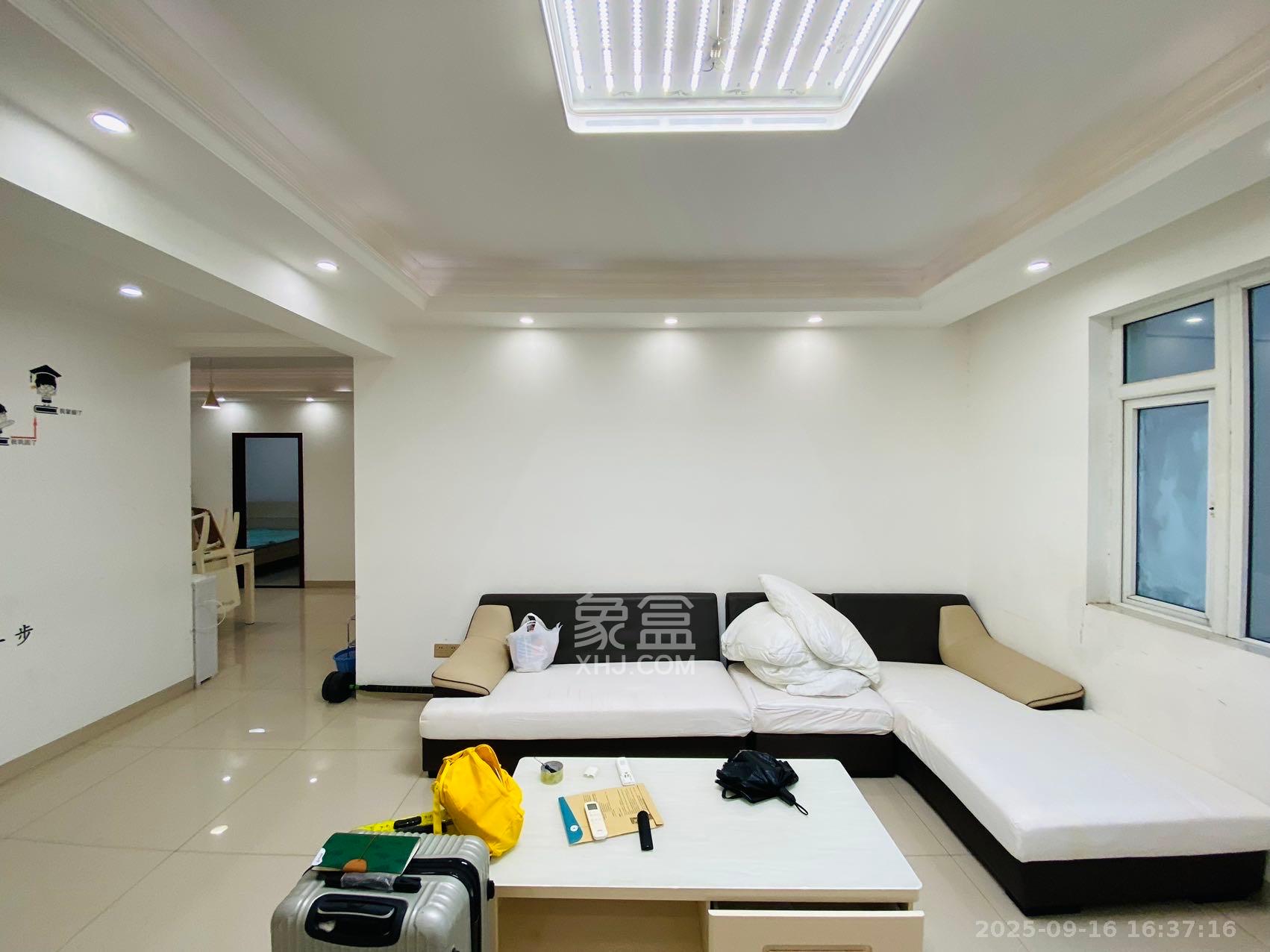 中房F联邦  4室2厅2卫    3200.0元/月室内图