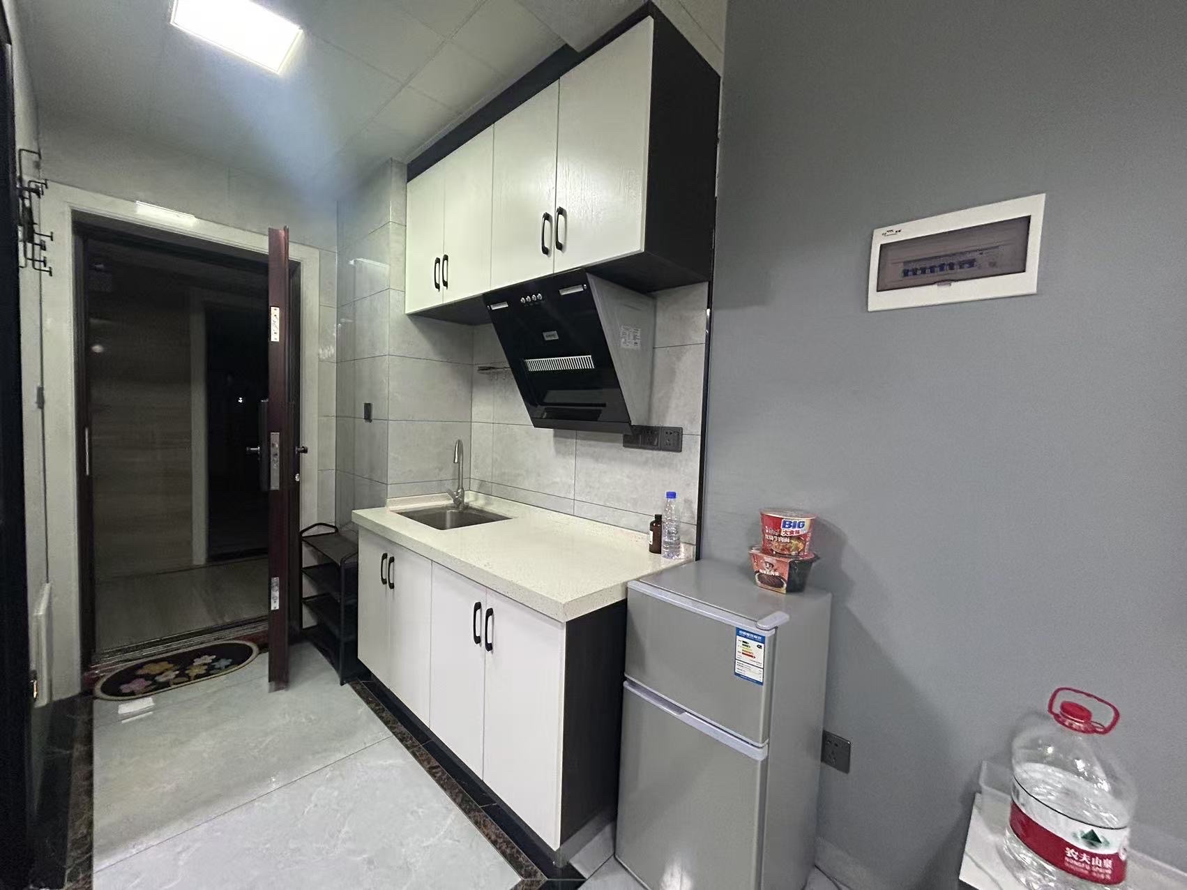 金钟大雁城  1室1厅1卫    1700.0元/月 金钟大雁城  1室1厅1卫    1700.0元/月室内图